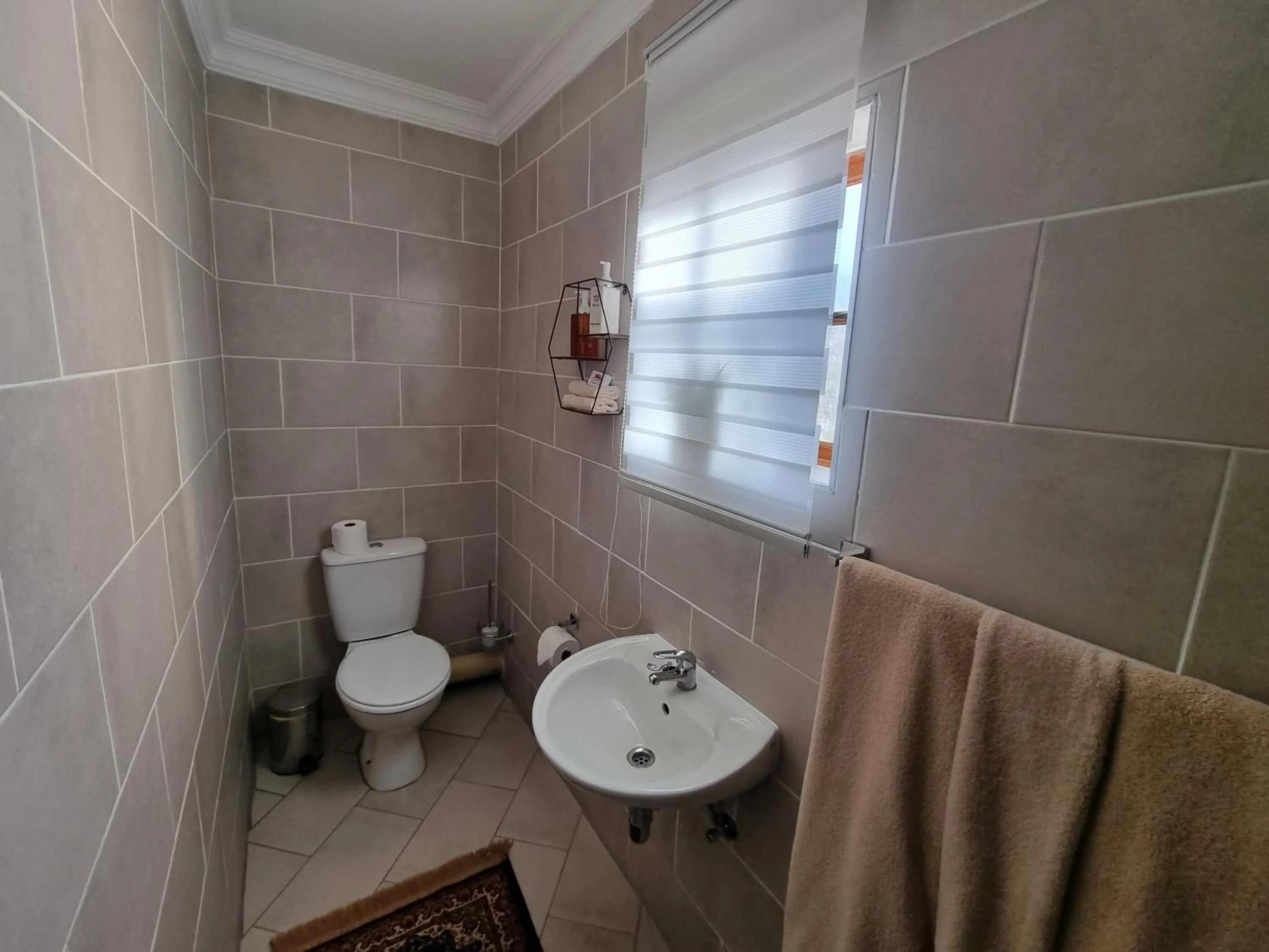 Valley View dullstroom - check in at The Highlander Hotel