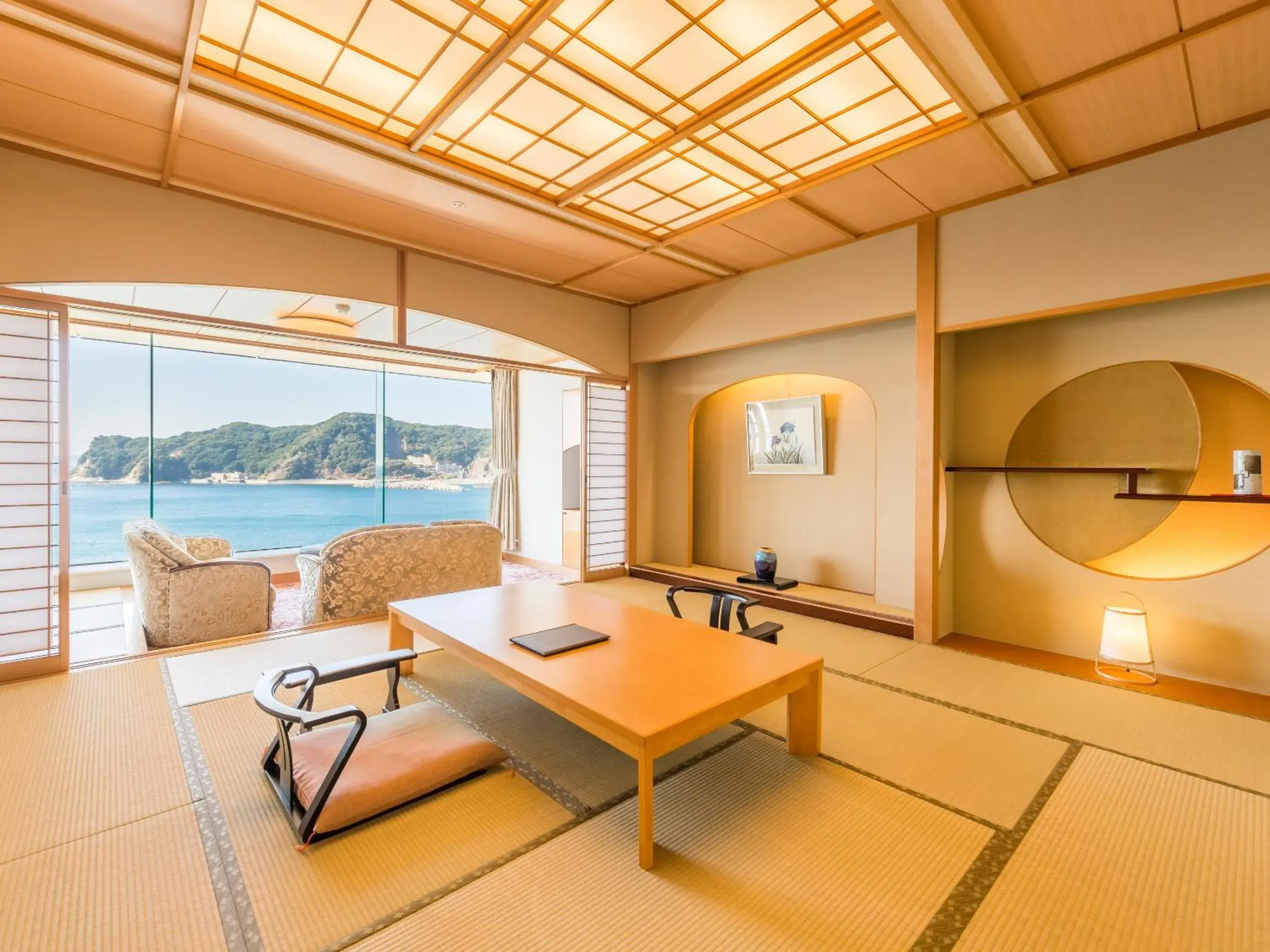 Deluxe Twin Room with Tatami Area - Non-Smoking in Mikazuki Sea-Park Hotel Awa Kamogawa Deluxe Twin Room with Tatami Area - Non-Smoking in Mikazuki Sea-Park Hotel Awa Kamogawa