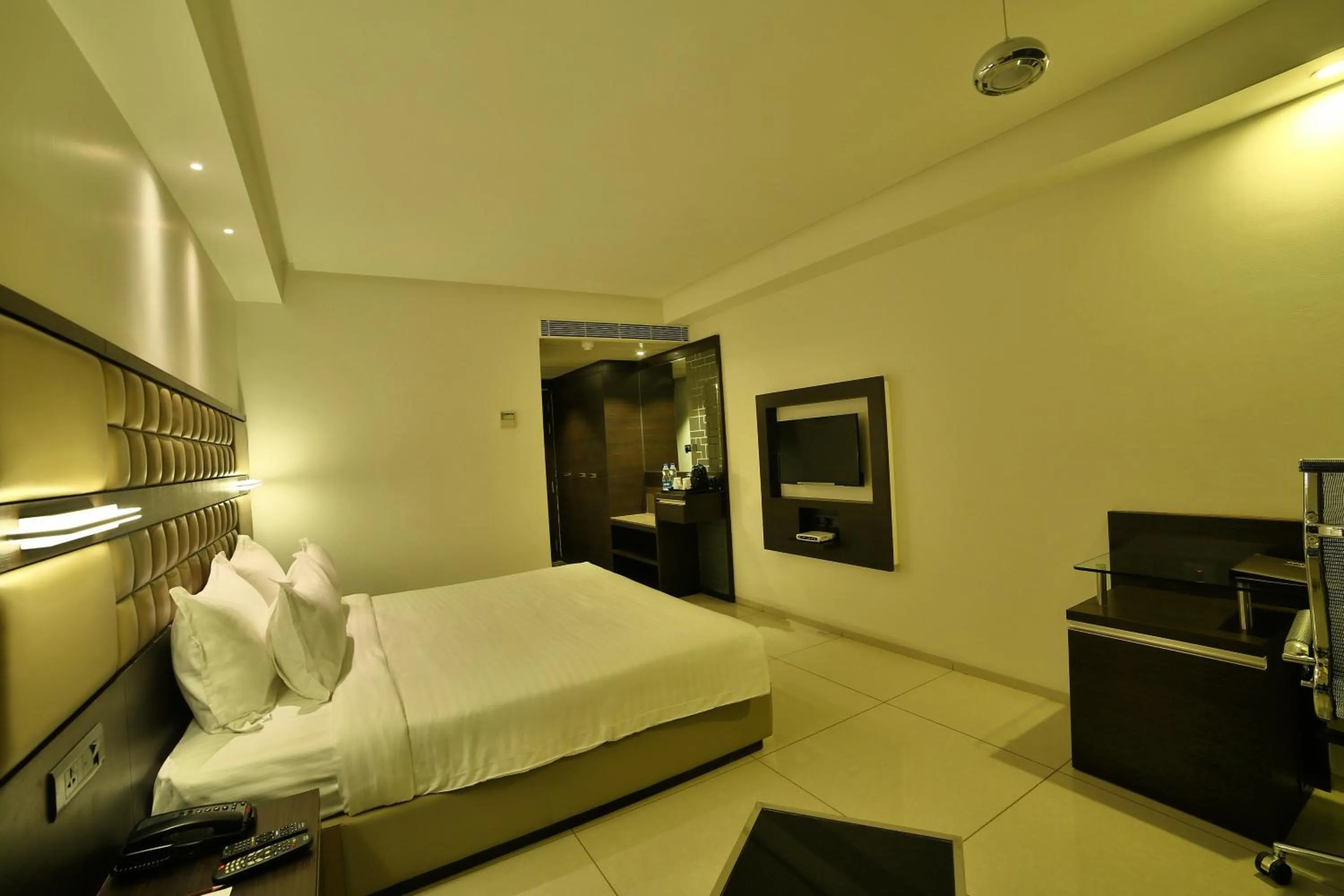 Shower, Bed in HOTEL G EXPRESS Formerly Known as TGB Express