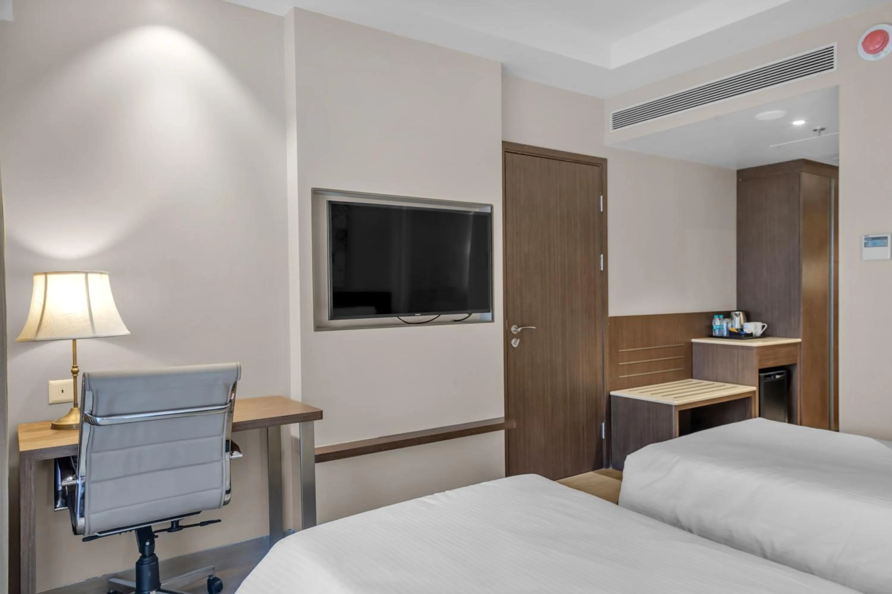 TV and multimedia, Bed in Fairfield by Marriott Goa Calangute