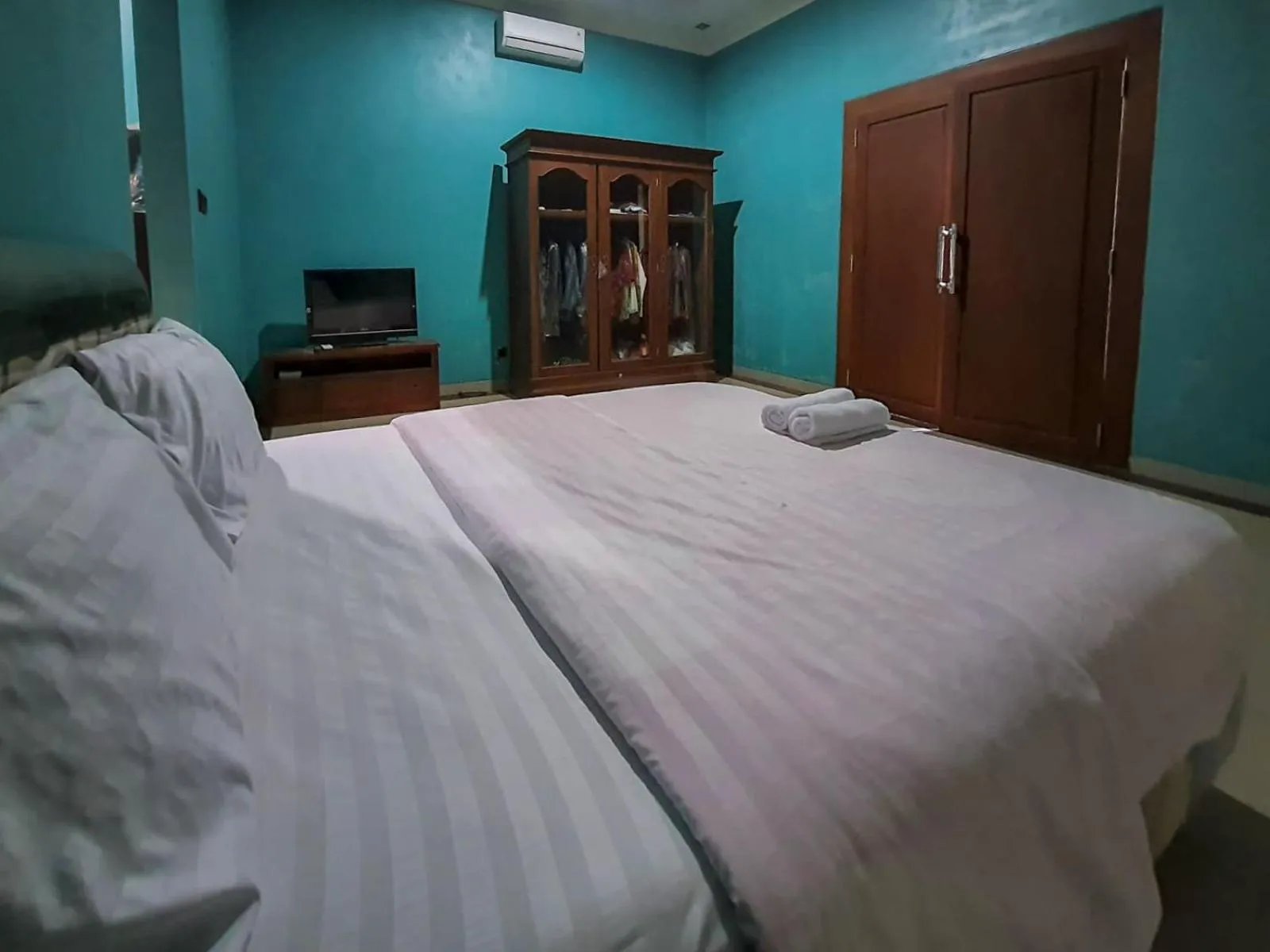 Bed in Pakde air cafe and homestay Grabag Magelang Mitra RedDoorz