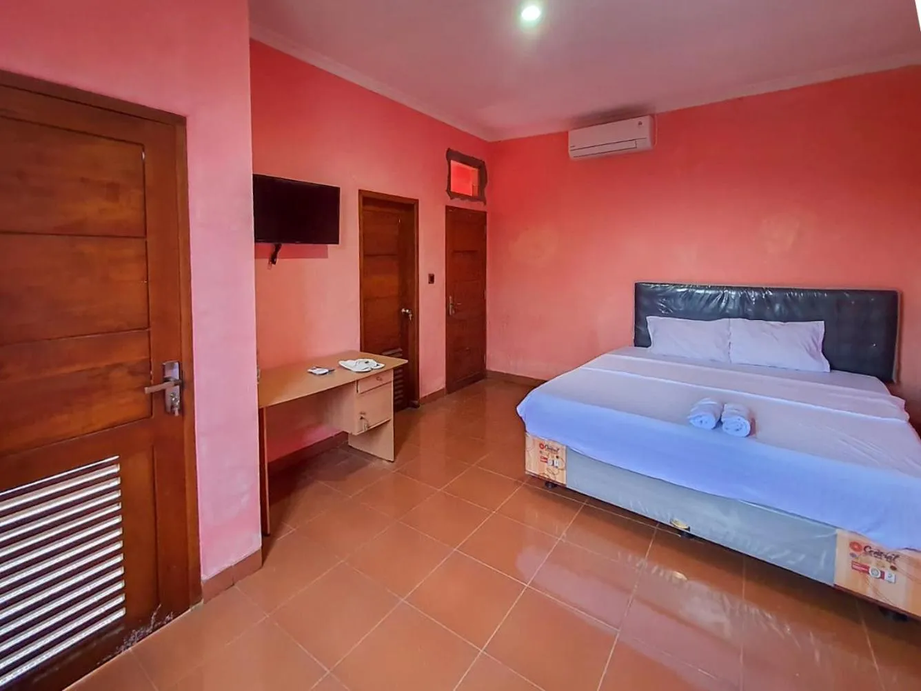 Bed in Pakde air cafe and homestay Grabag Magelang Mitra RedDoorz