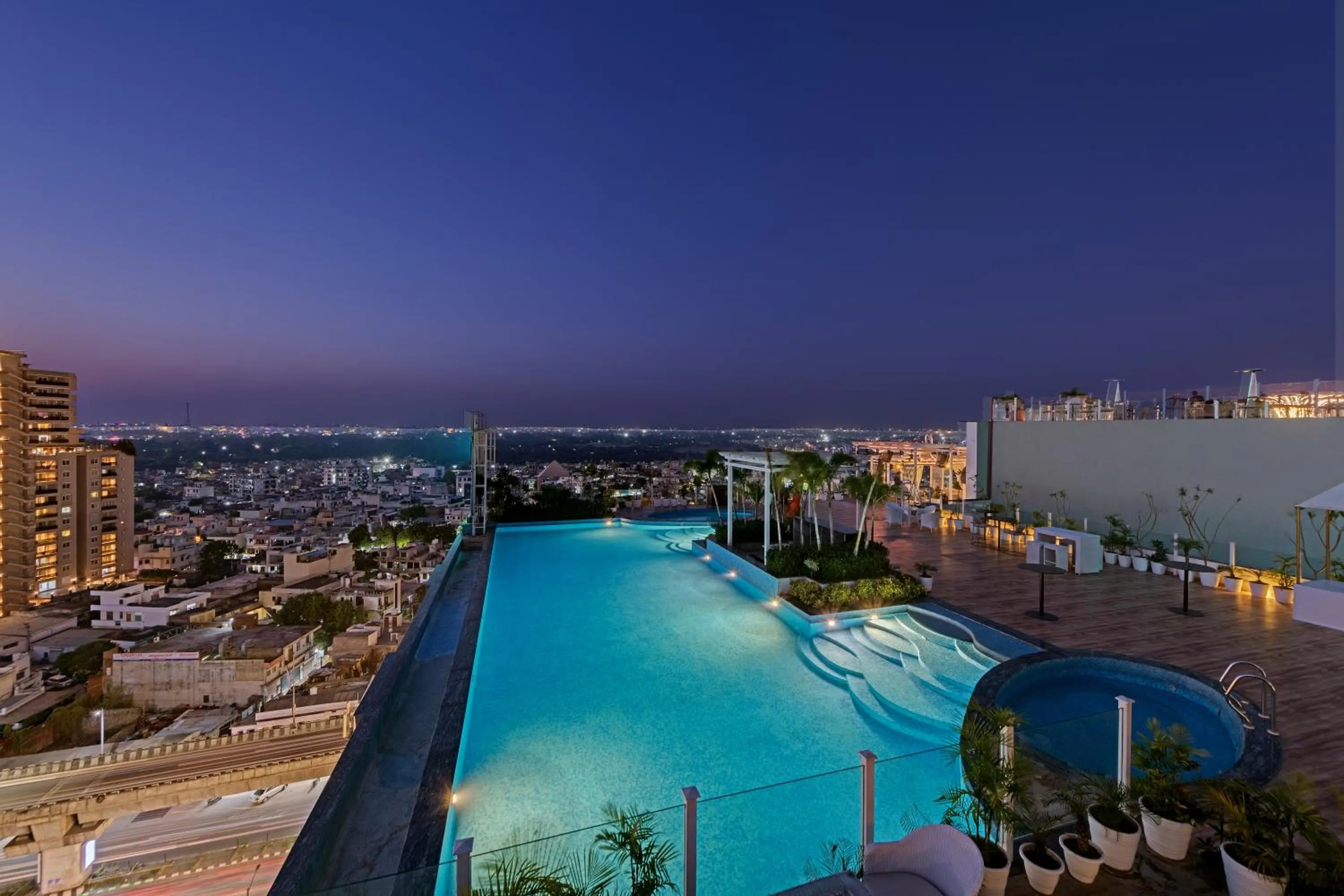 Swimming pool in The Fern Habitat, Jaipur