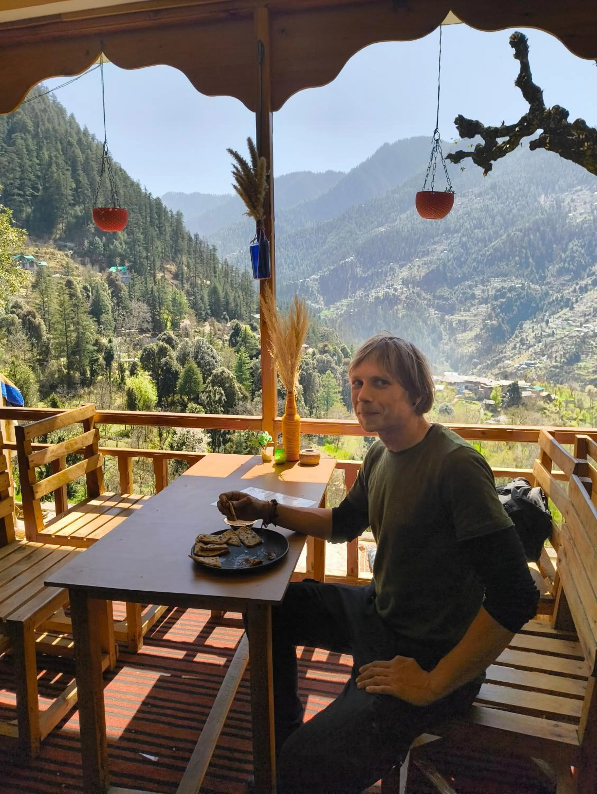 Breakfast in MOZO Inn&Cafe Jibhi