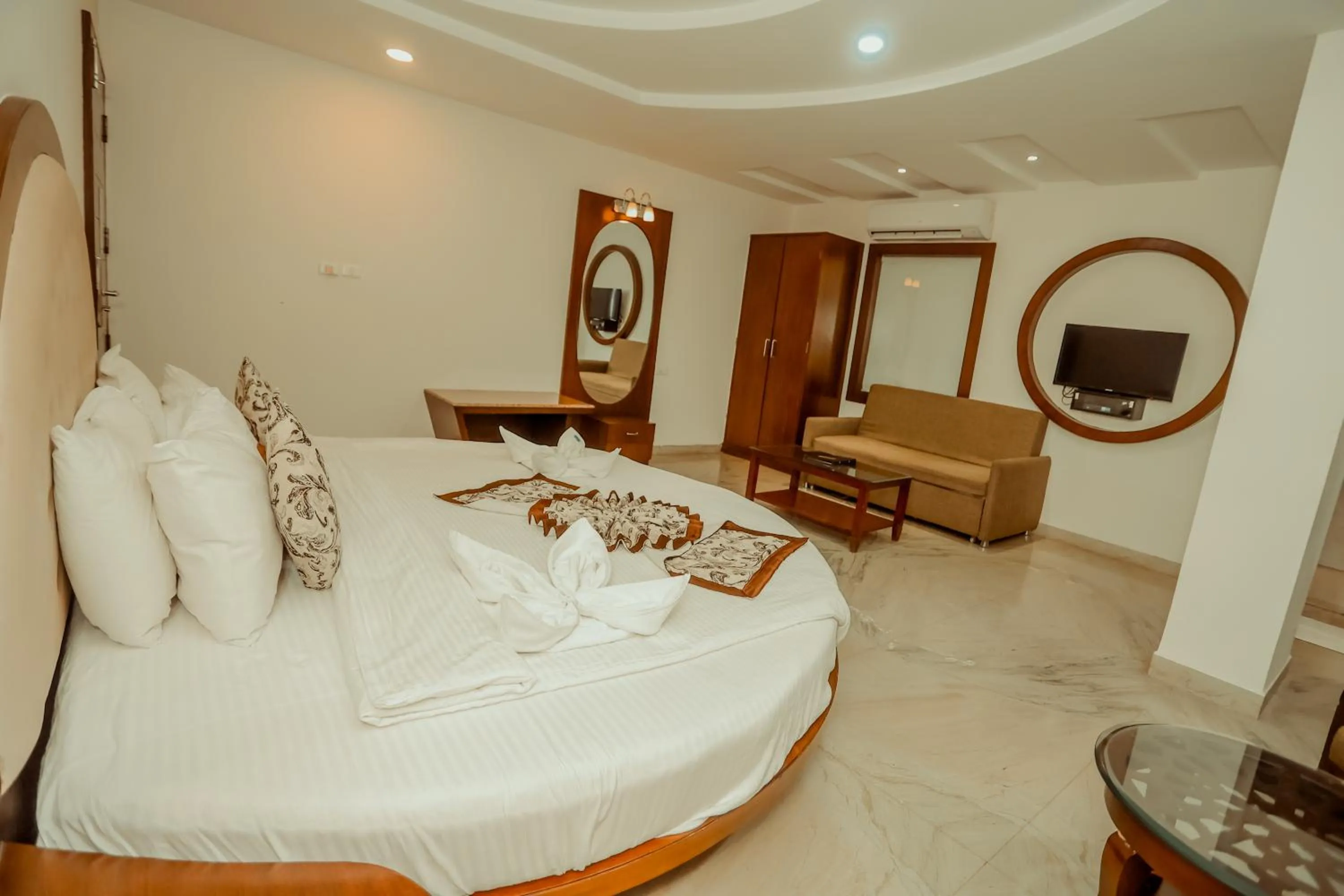 Photo of the whole room, Bed in Hotel Yois