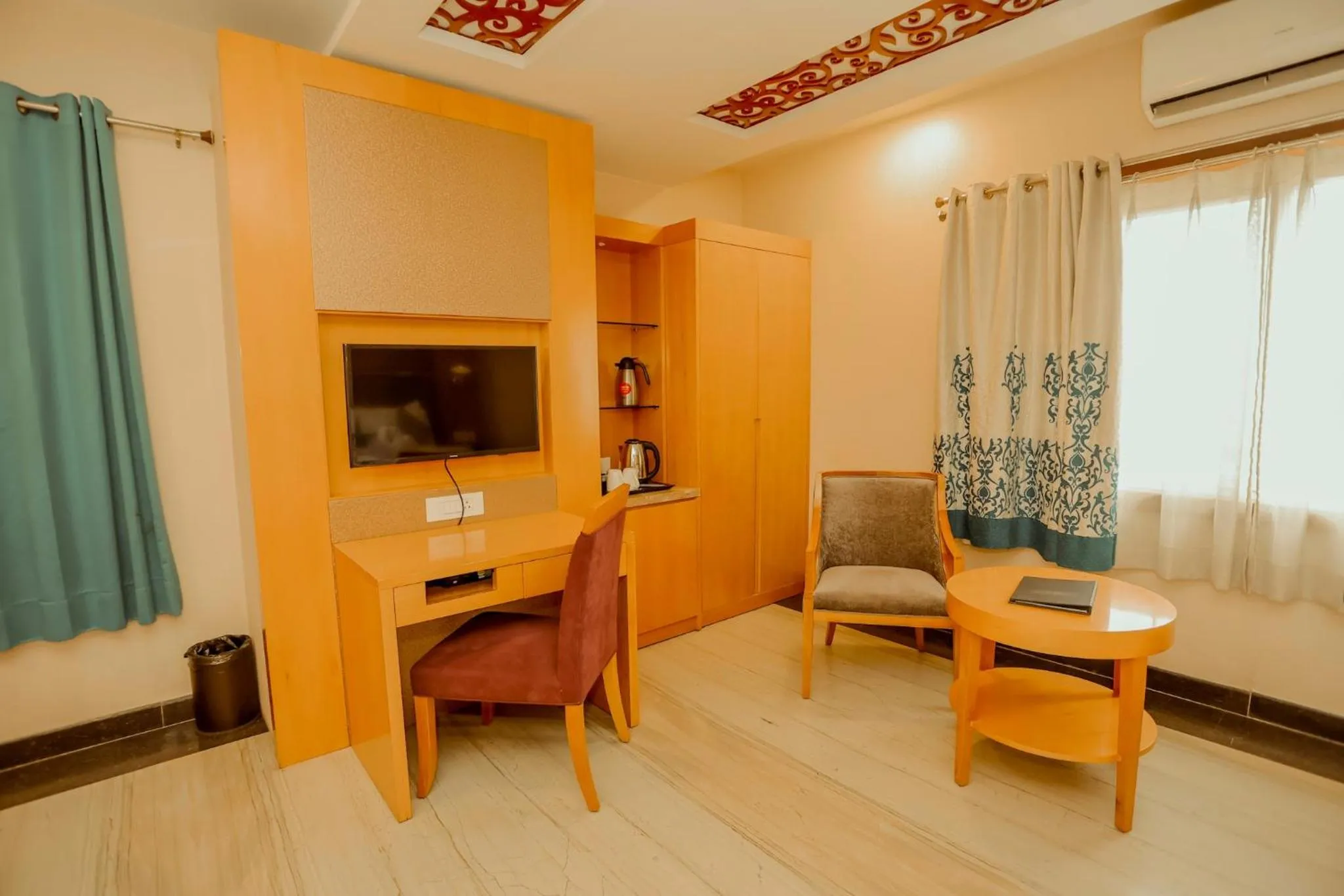 TV and multimedia in Hotel Yois