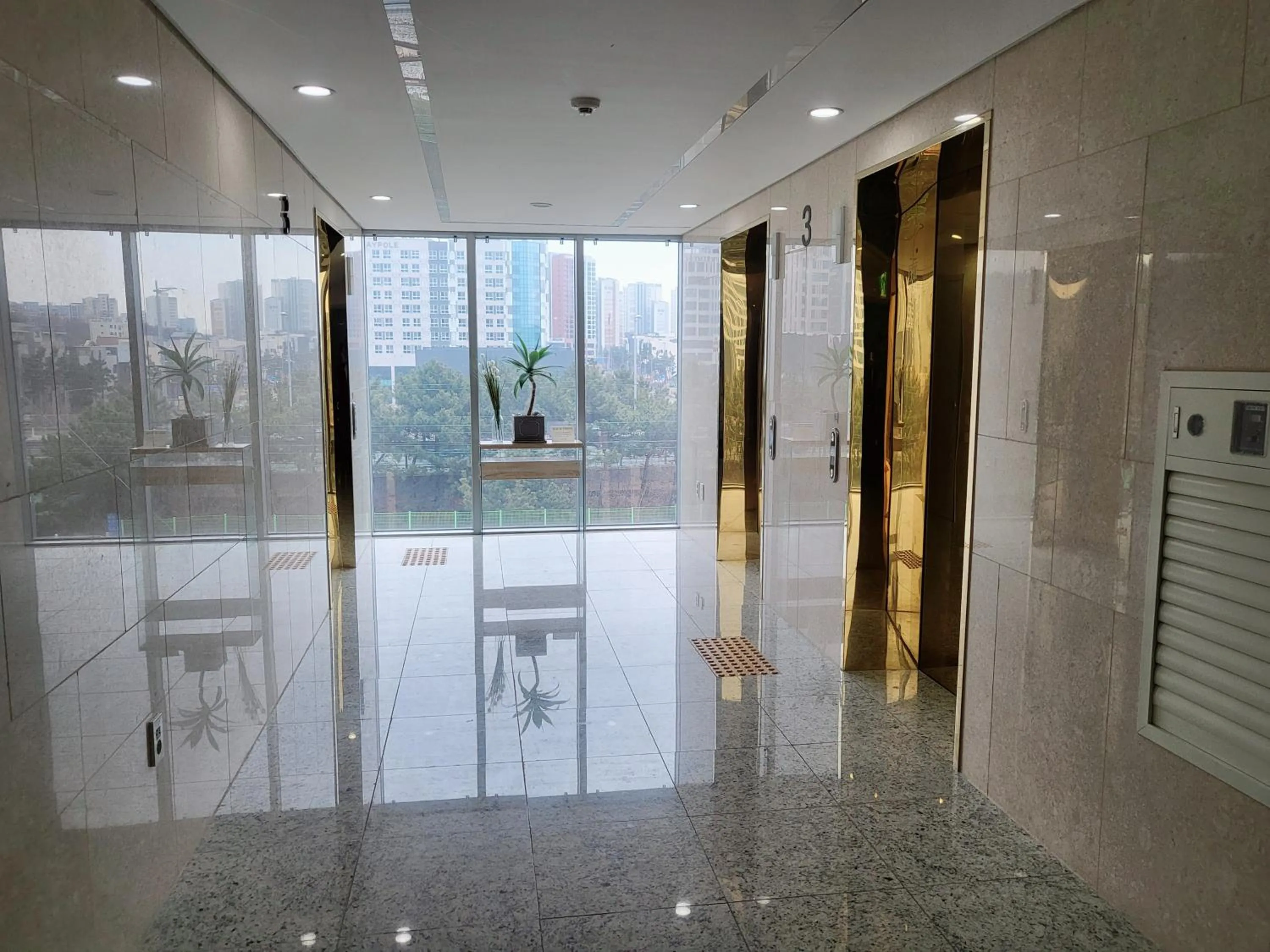 Property building in Hotel Tour Incheon Airport Hotel & Suites