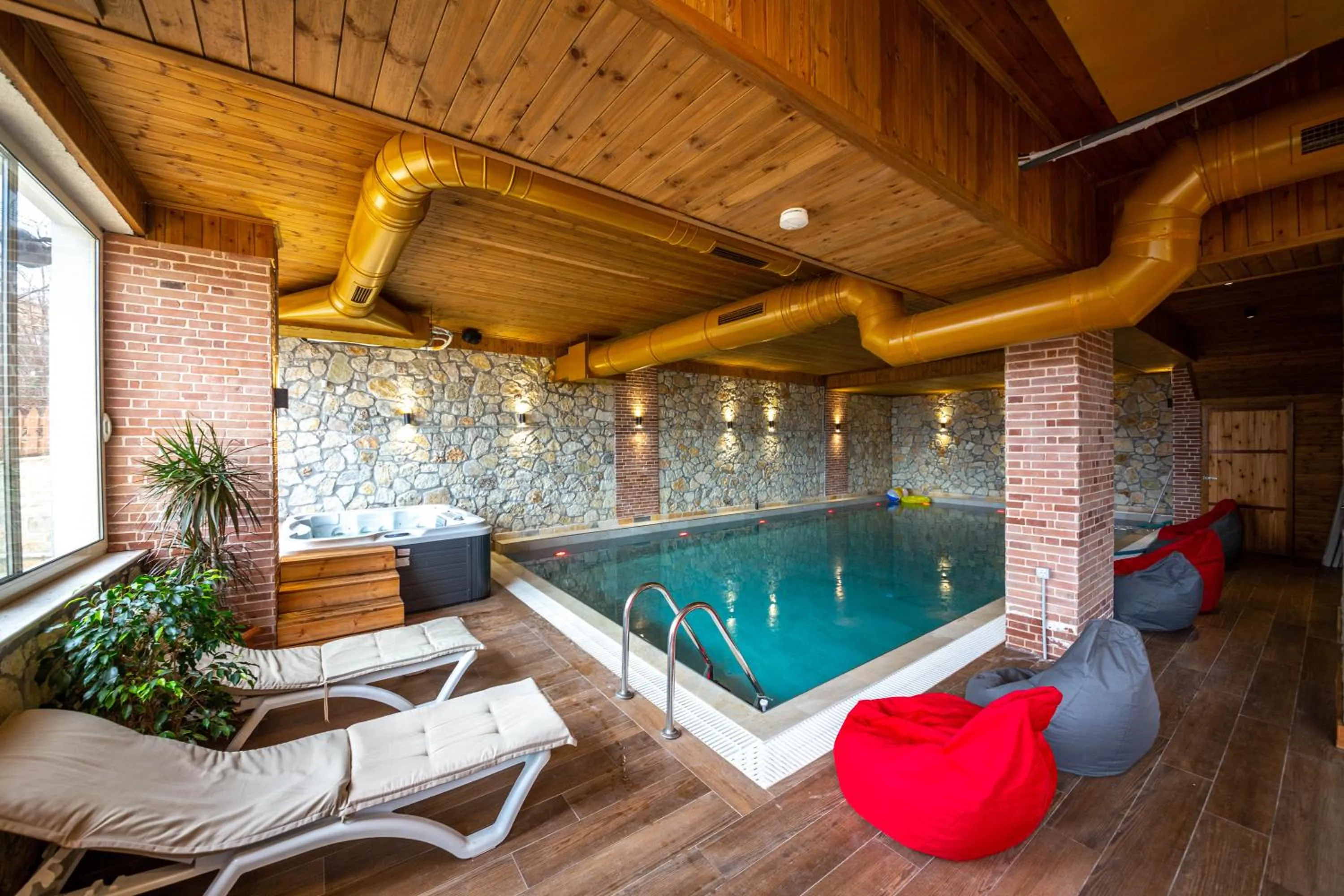 Swimming pool in Aerial Hotel & Spa