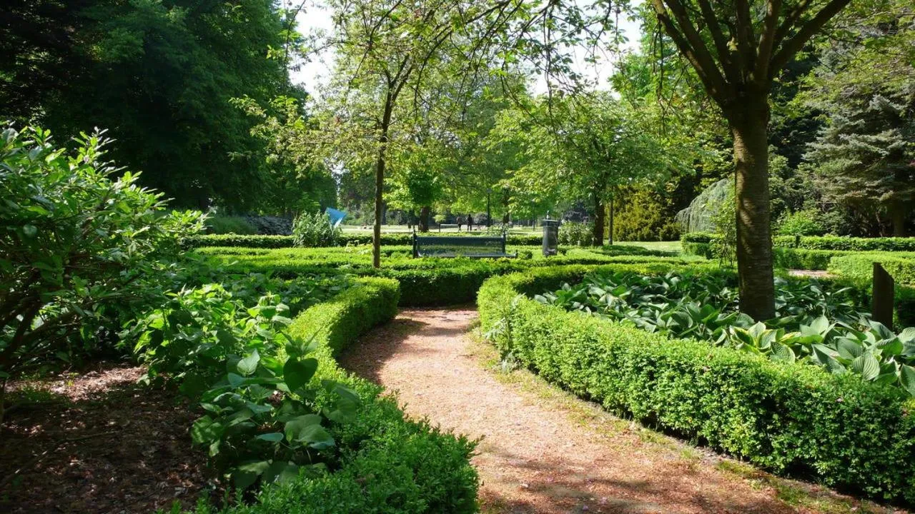 Hiking in Pakhuis Bed and Breakfast Unique