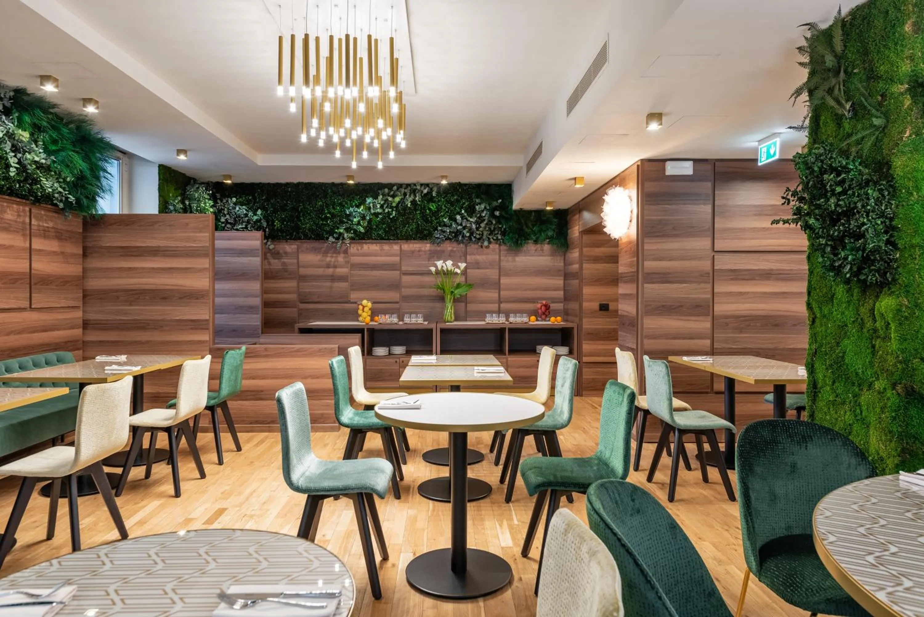 Restaurant/places to eat in Hotel Tocq