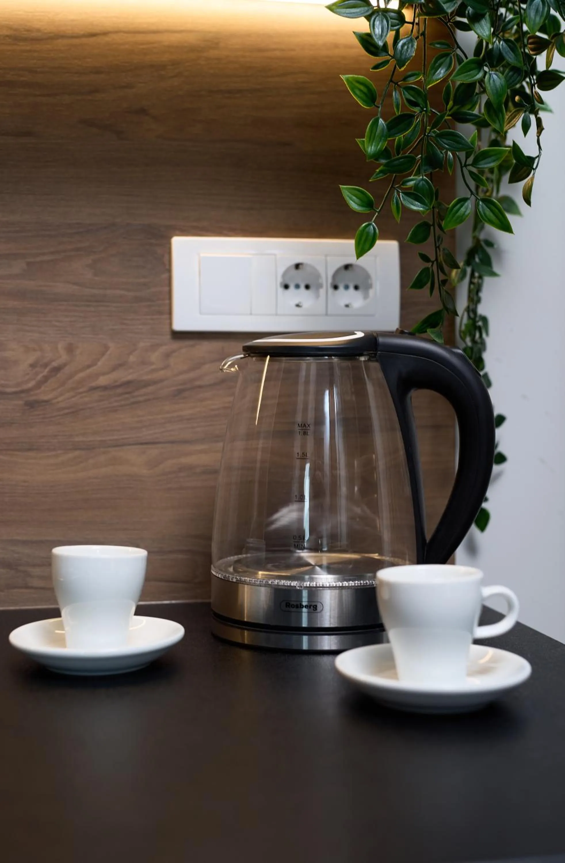 Coffee/tea facilities in Manoir Apartments City Center