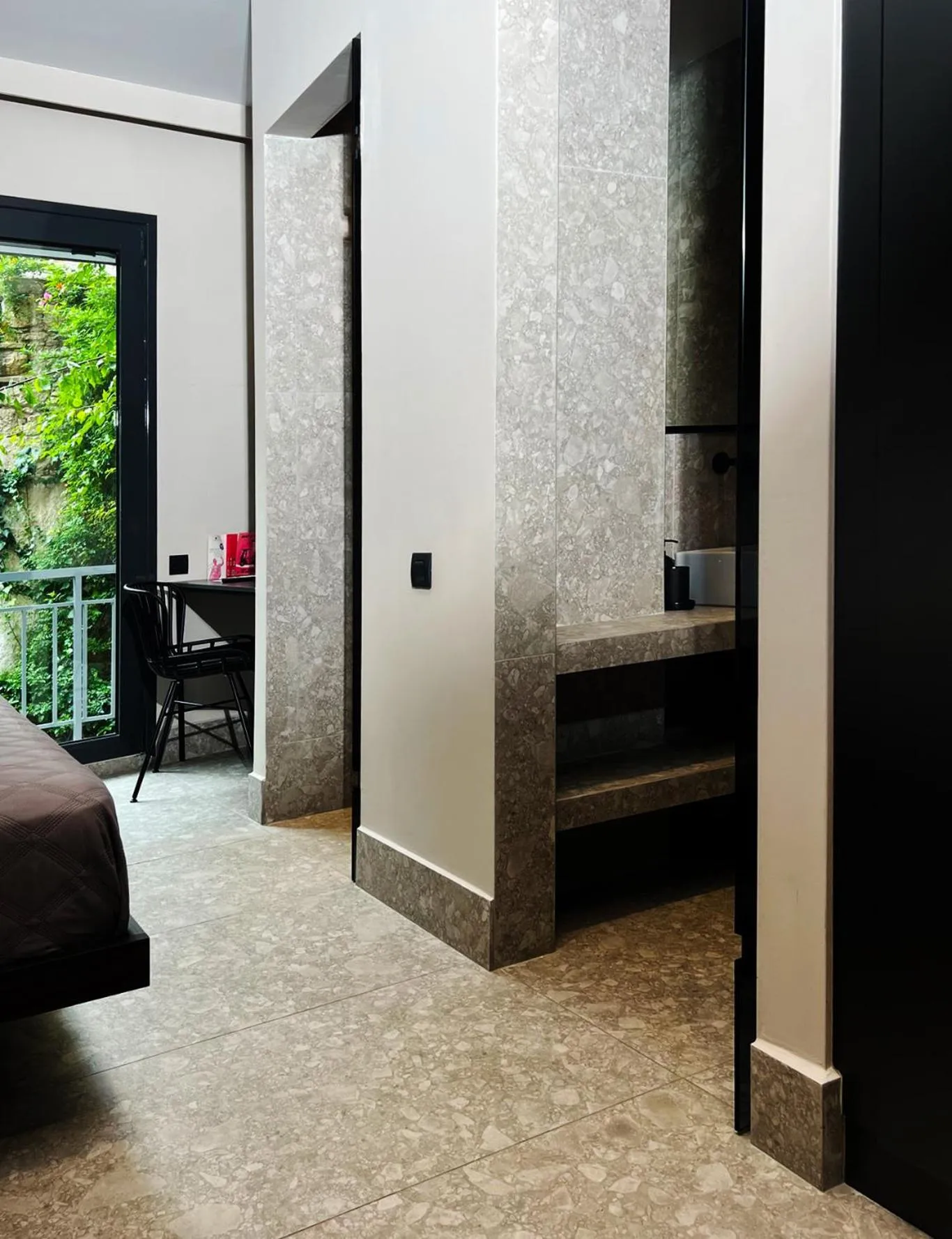 Photo of the whole room, Bed in Cityzoe Athens Suites