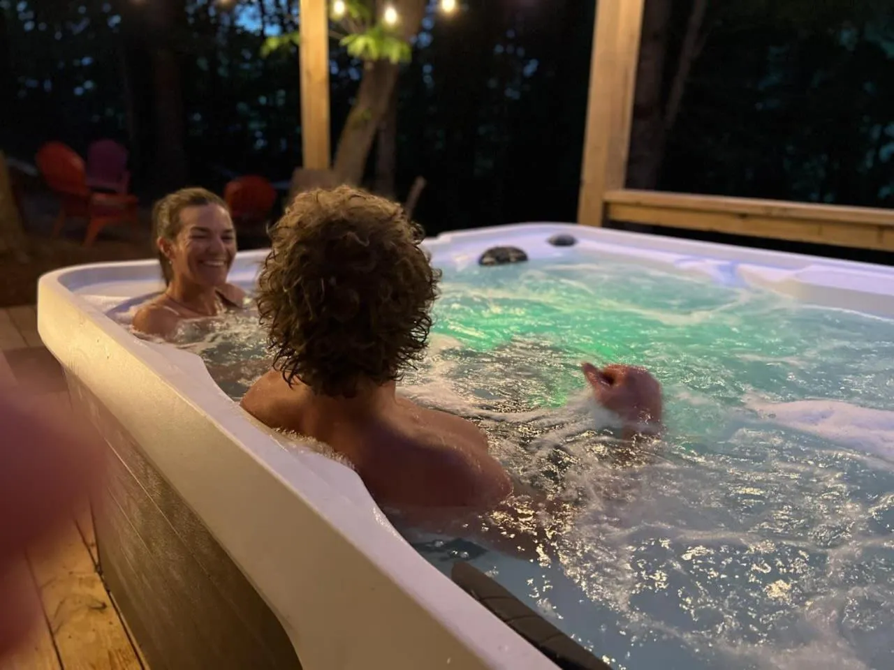 Less than 3 miles to Downtown with firepit