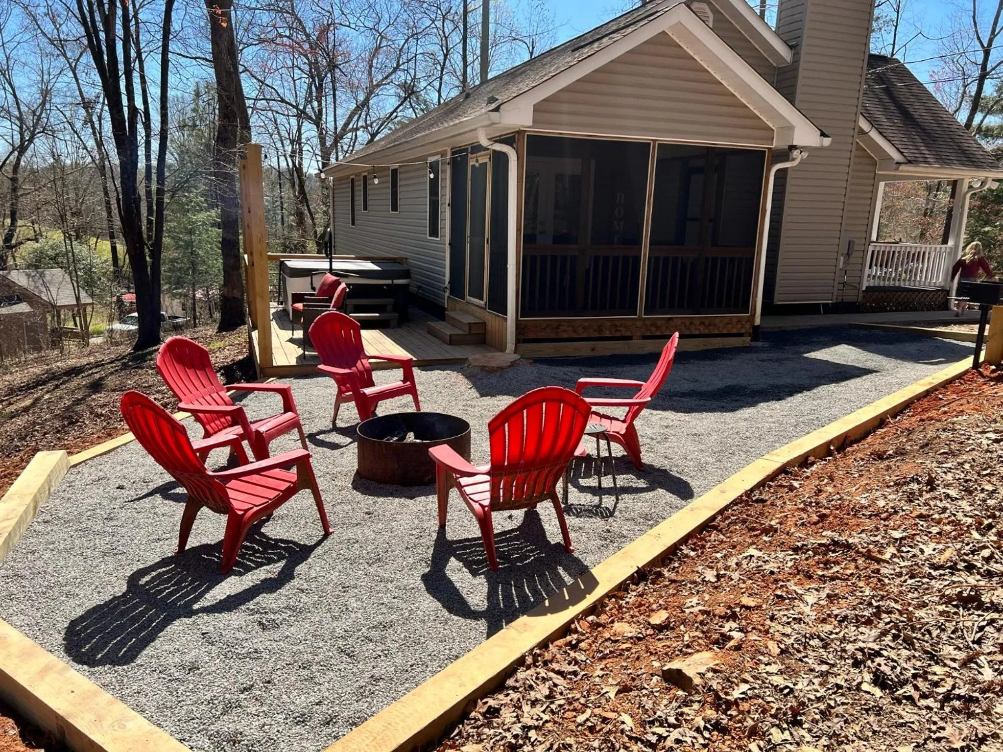 Less than 3 miles to Downtown with firepit