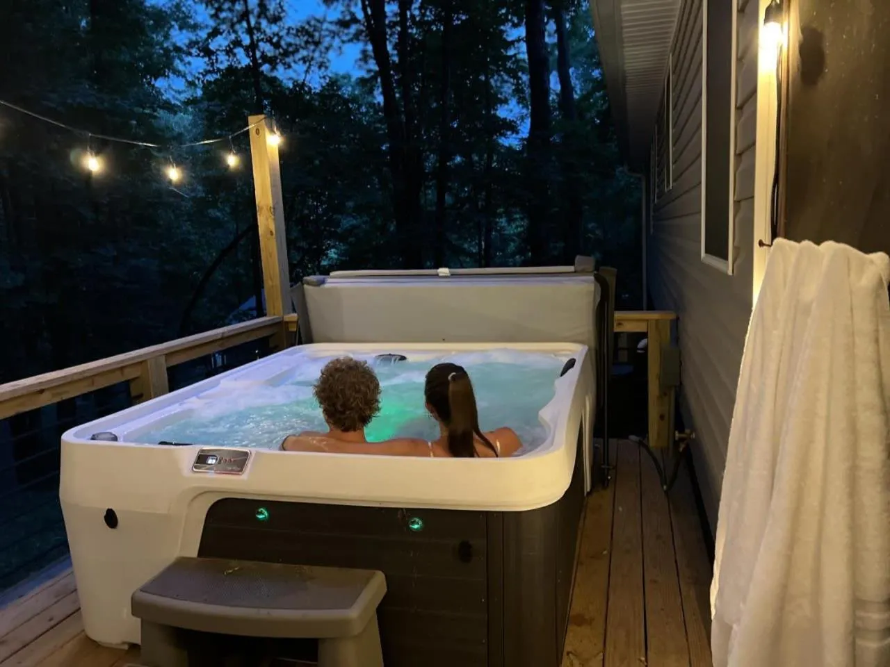 Less than 3 miles to Downtown with firepit