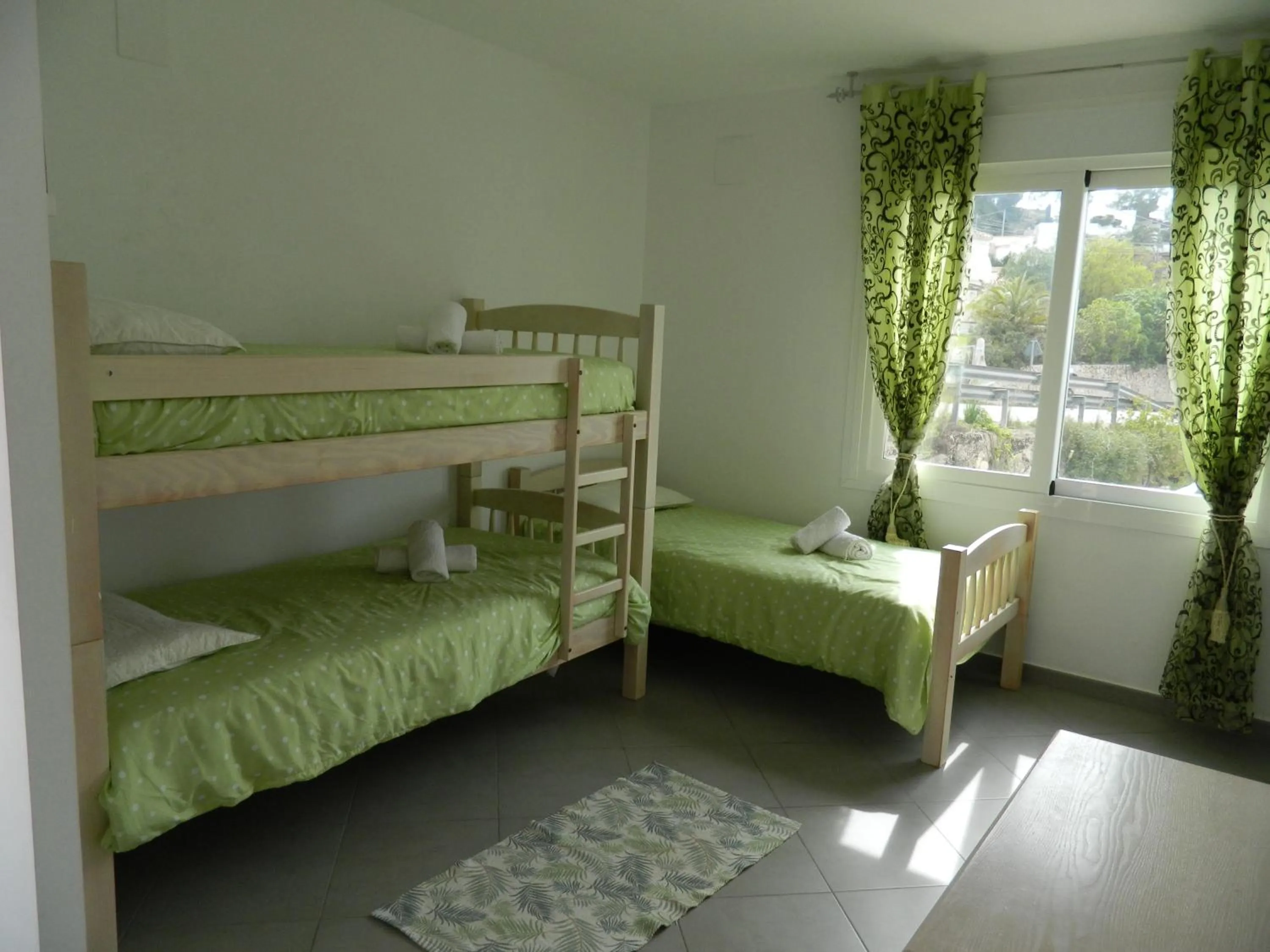 bunk bed in Hotel Restaurant Baladrar