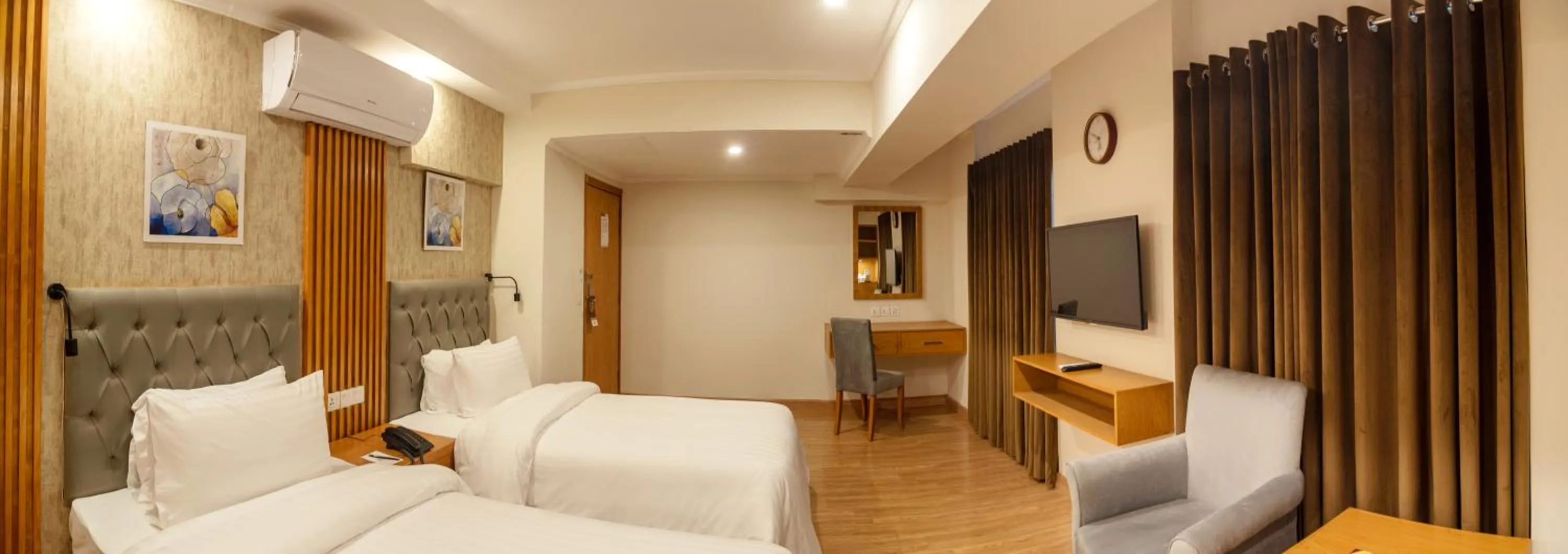 Photo of the whole room, Bed in Hotel One Tower Gulberg, Lahore