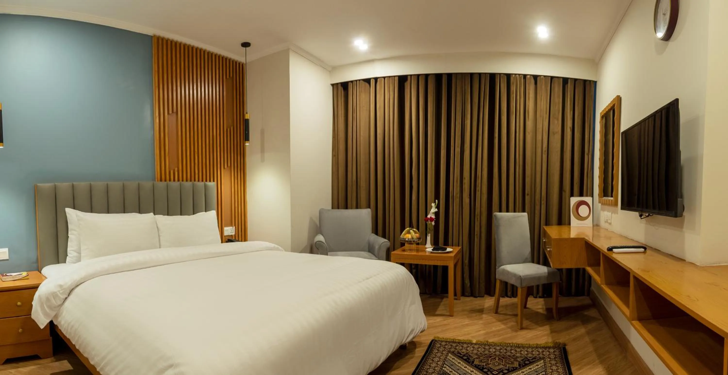 Bedroom, Bed in Hotel One Tower Gulberg, Lahore