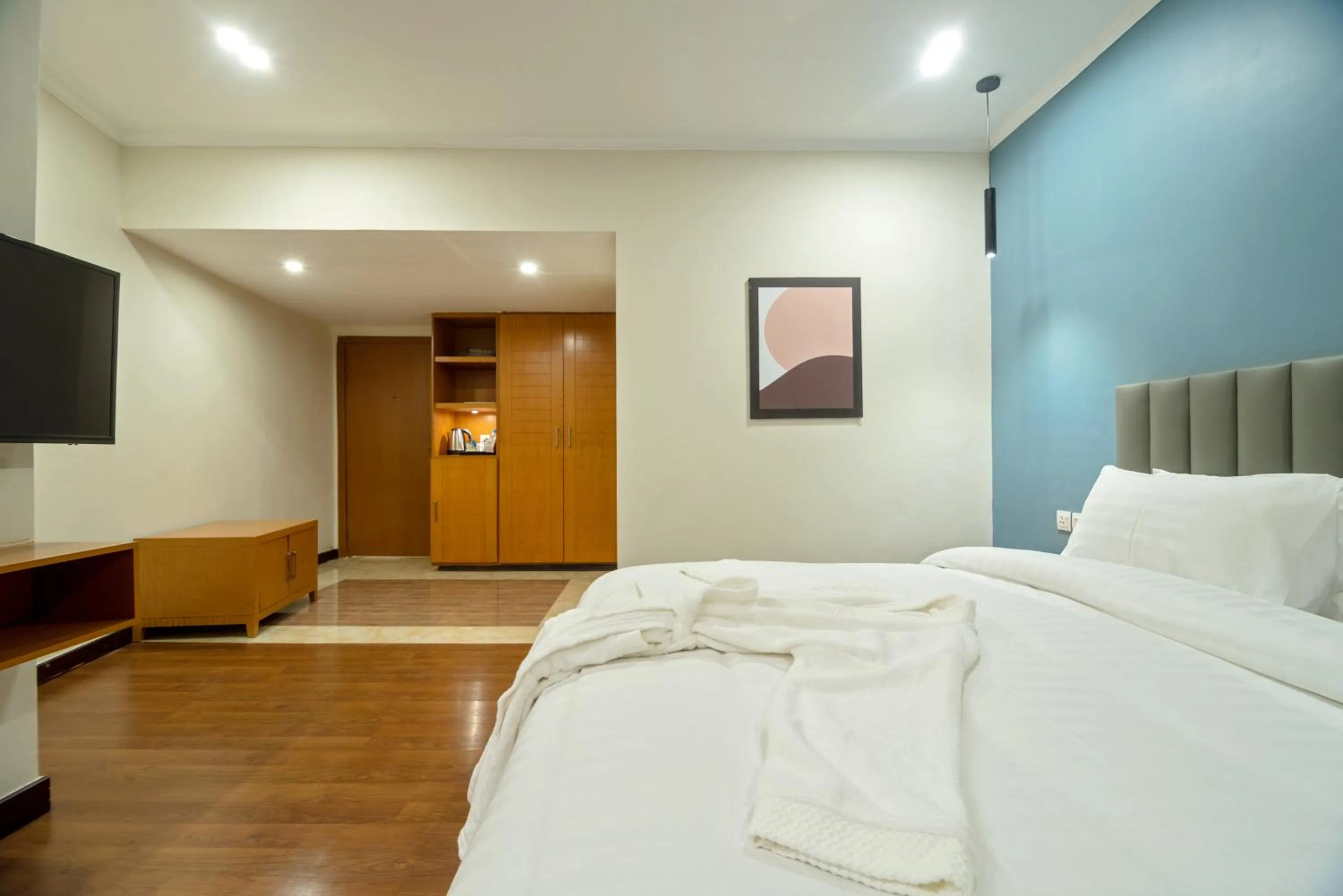 Bedroom, Bed in Hotel One Tower Gulberg, Lahore