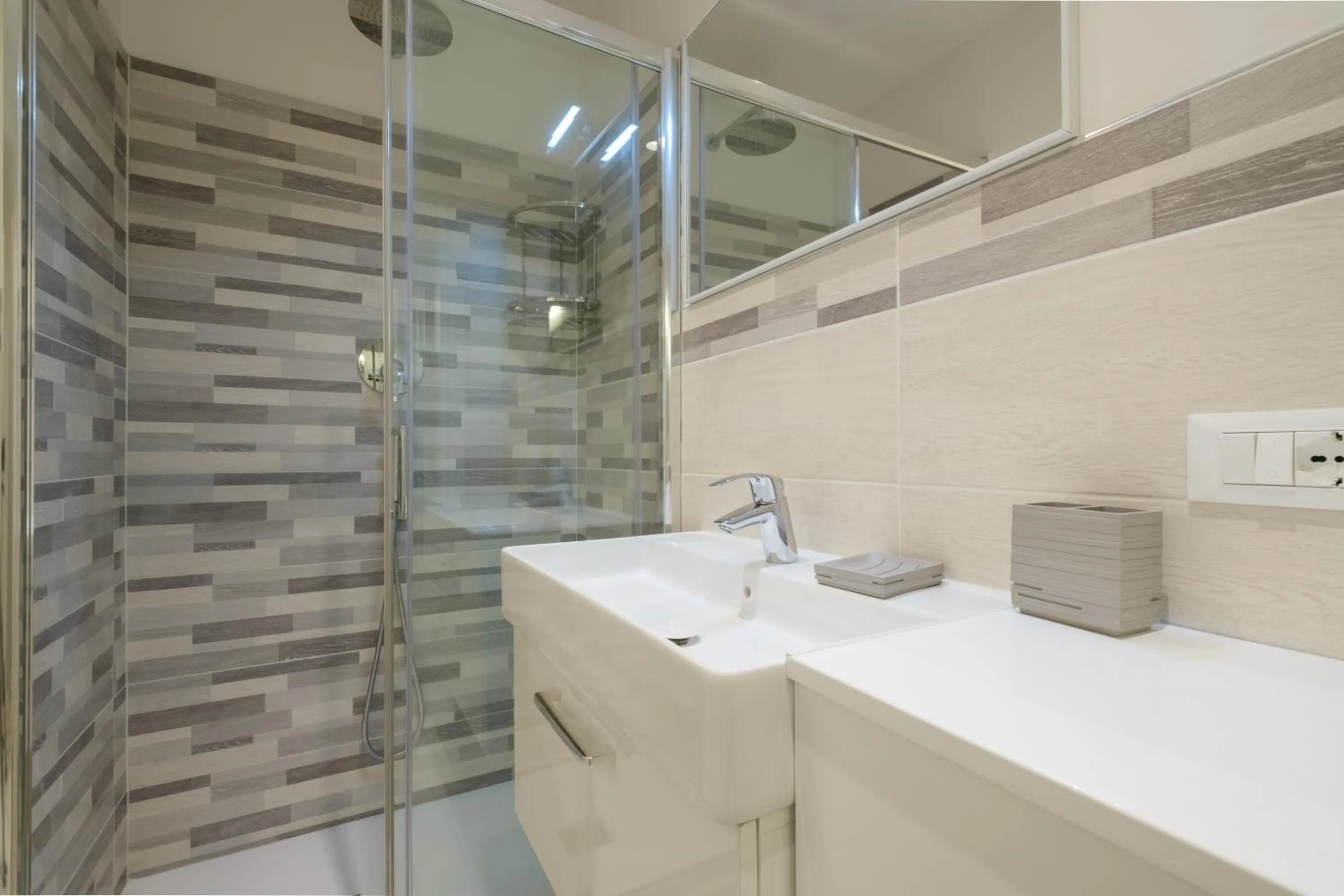 Bathroom in Casa del Mare by Studio Vita