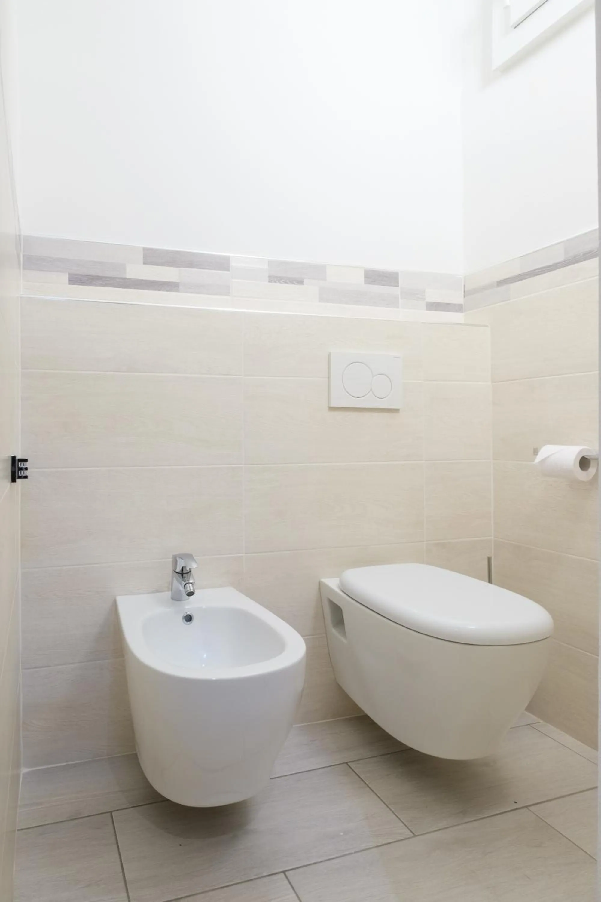 Bathroom in Casa del Mare by Studio Vita