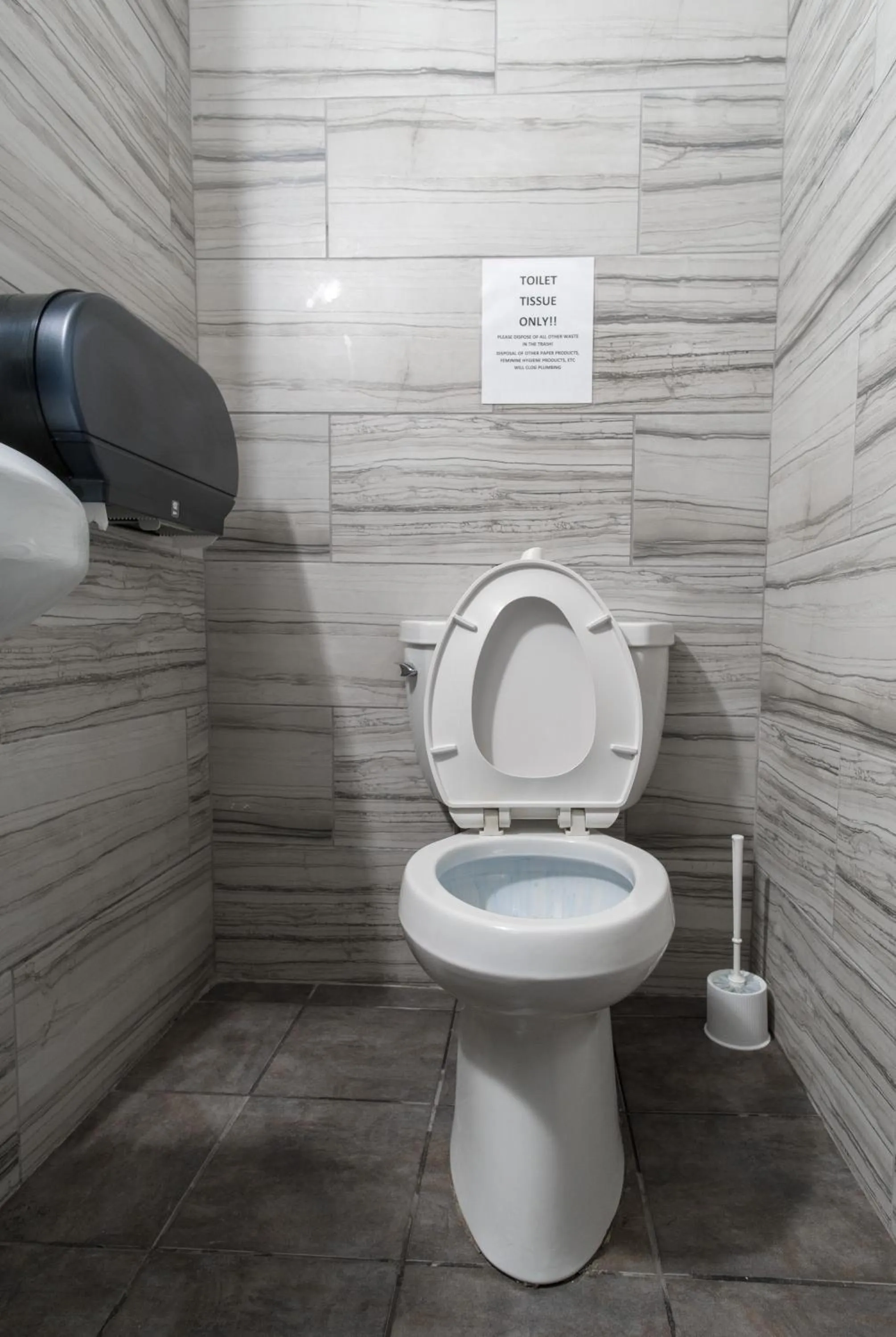 Toilet in Lucky D's Youth and Traveler's Hostel