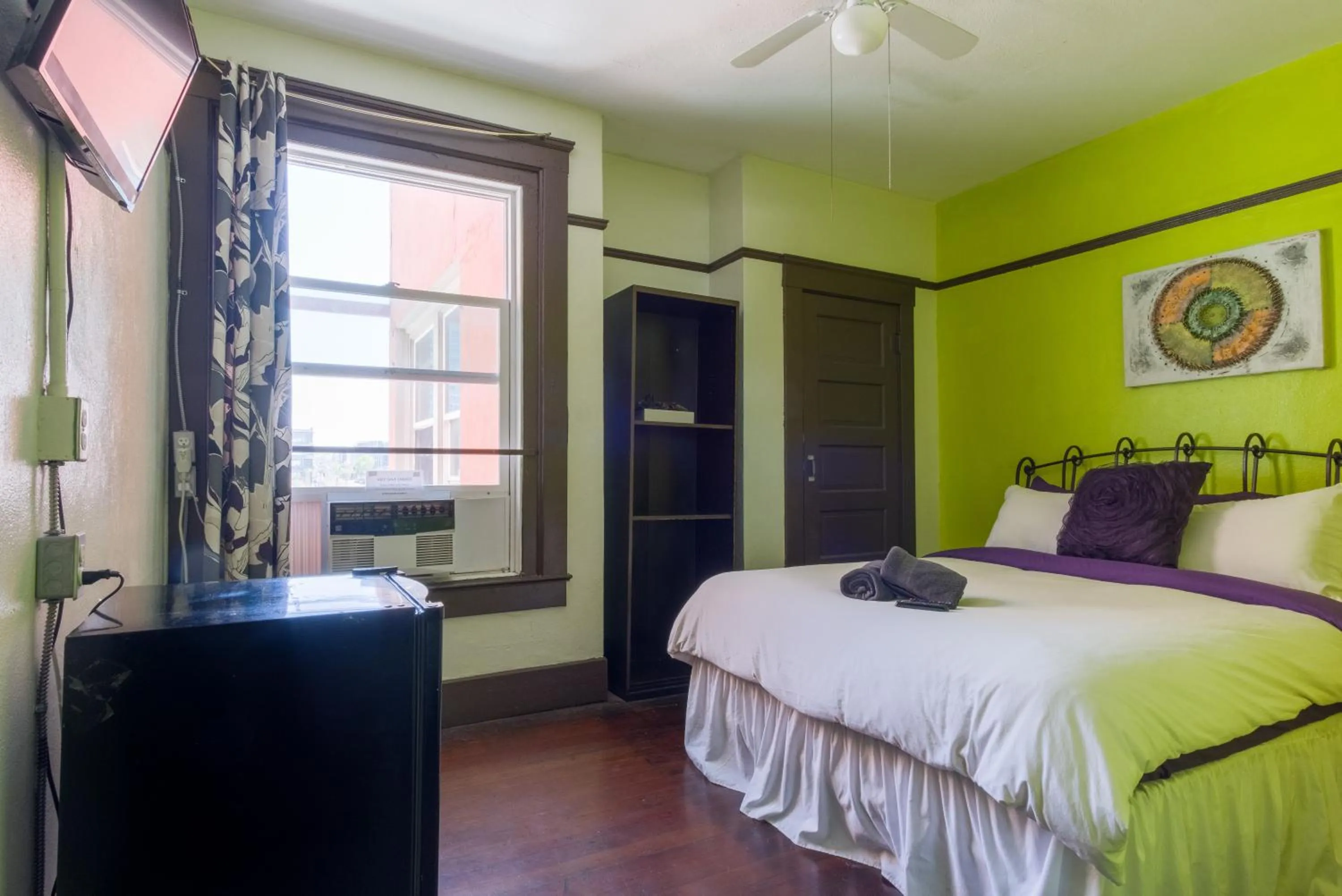 Bedroom, Bed in Lucky D's Youth and Traveler's Hostel