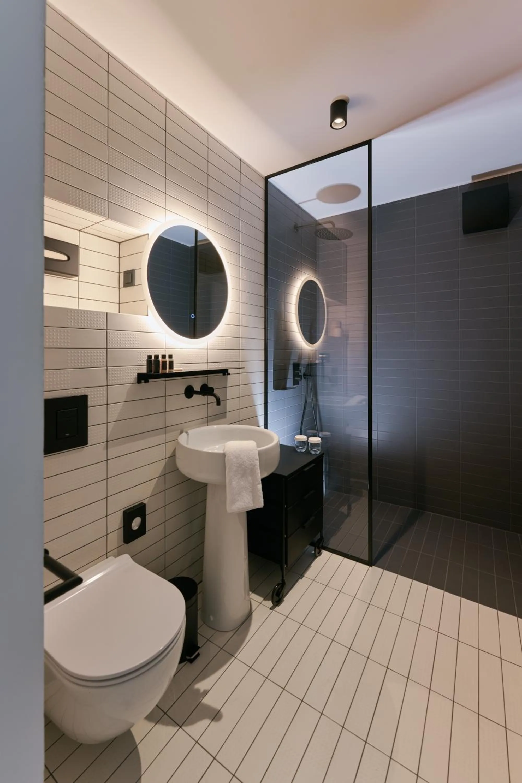 Toilet in NEU RESIDENCES smart stay
