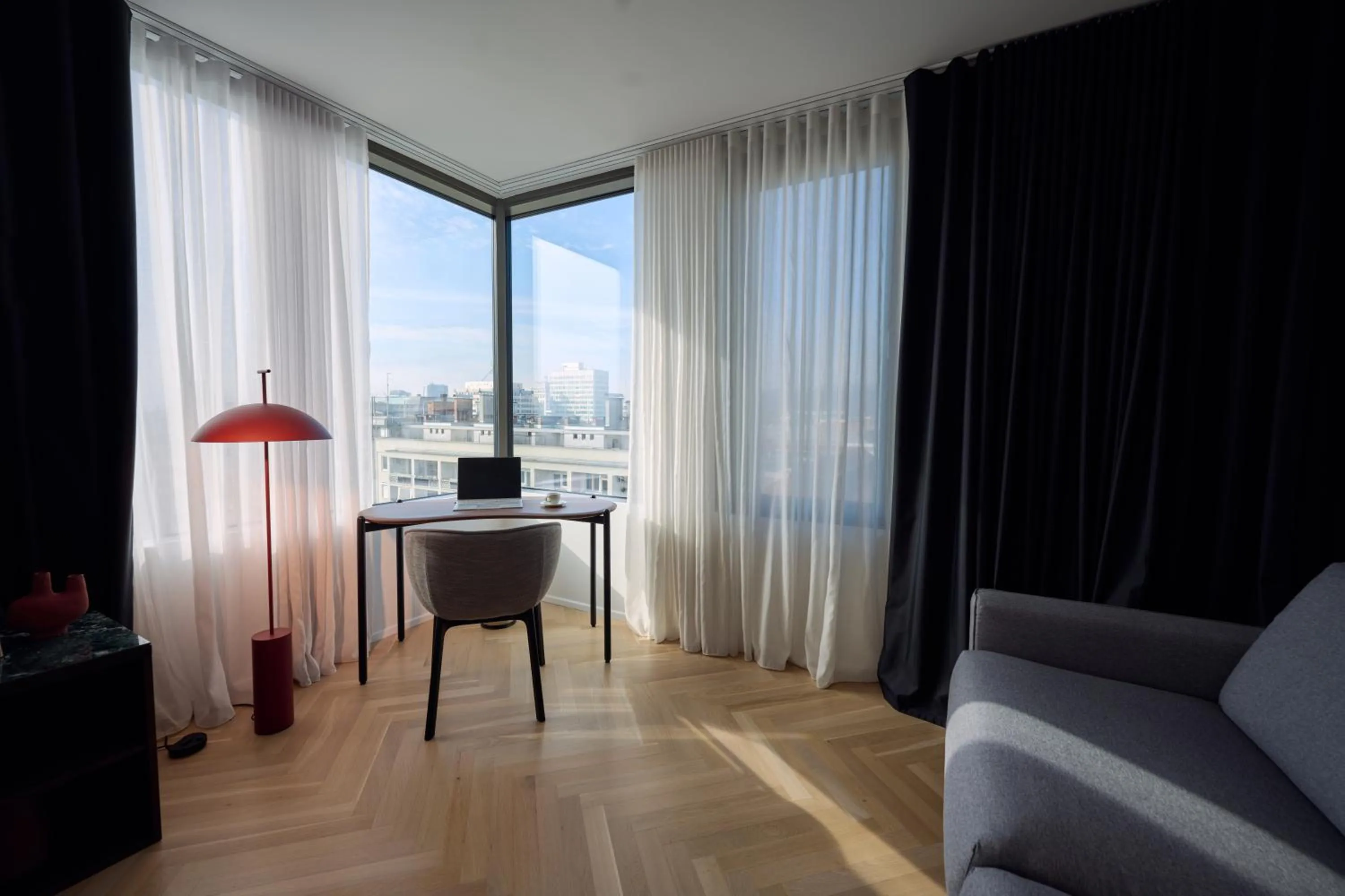 hair dresser in NEU RESIDENCES smart stay