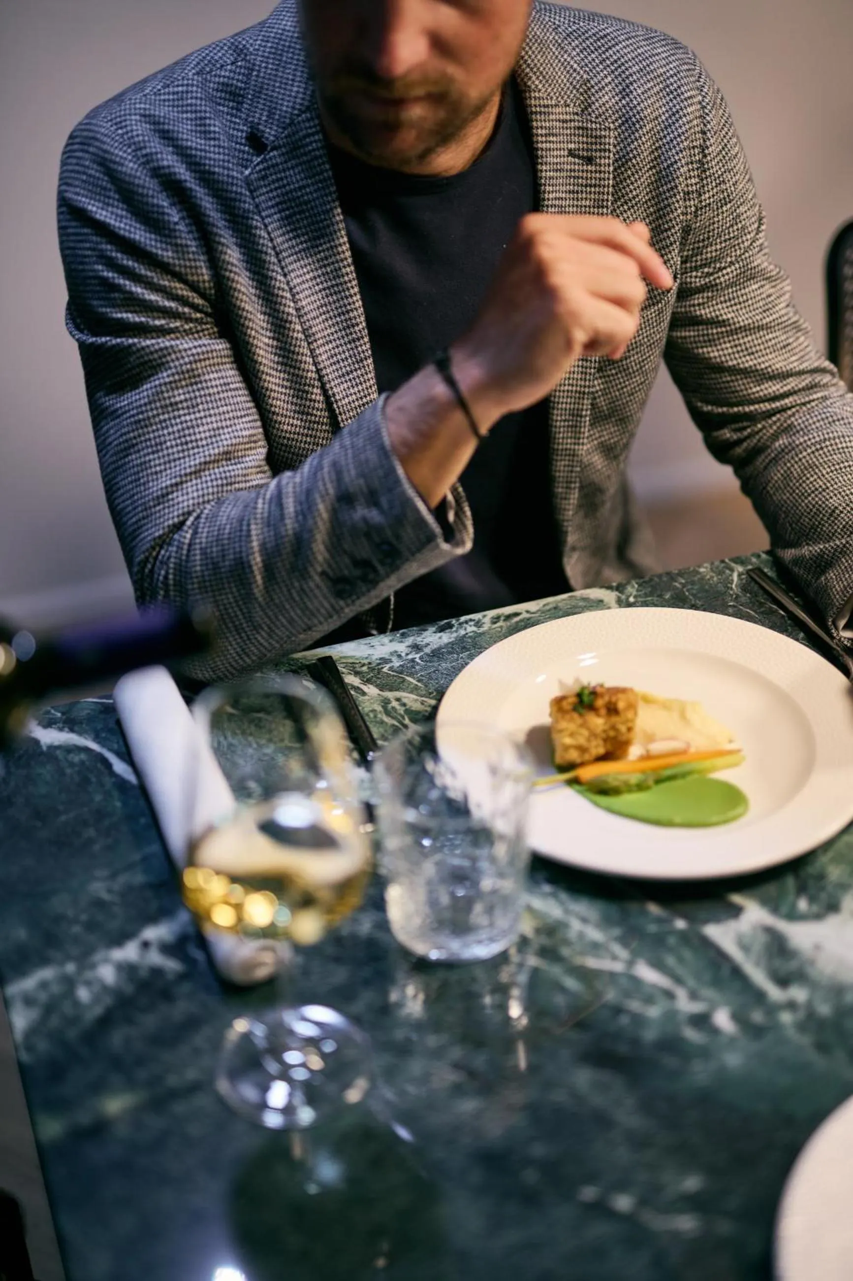 People in NEU RESIDENCES smart stay