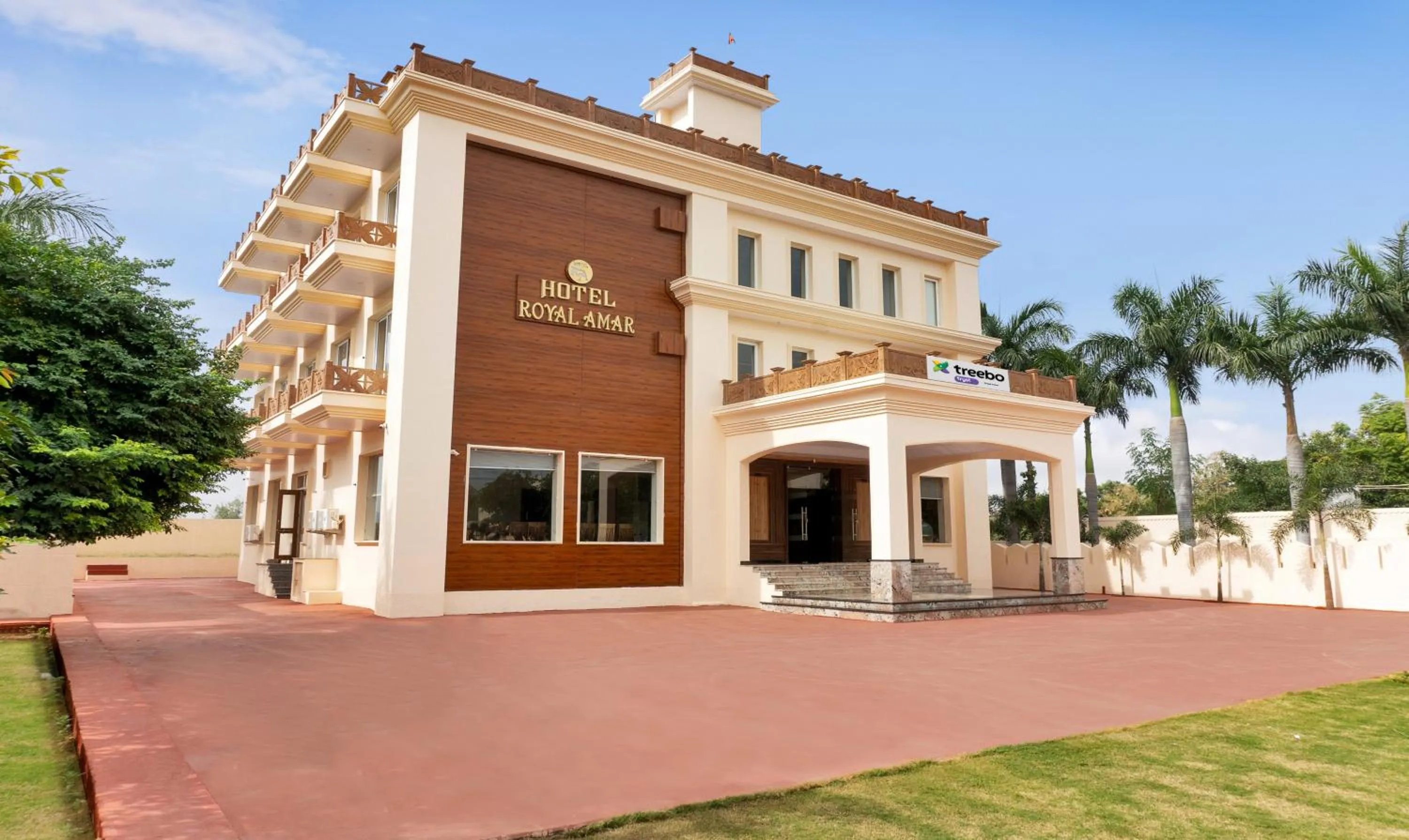 Facade/entrance in Treebo Premium Royal Amar With Mountain View and Swimming Pool