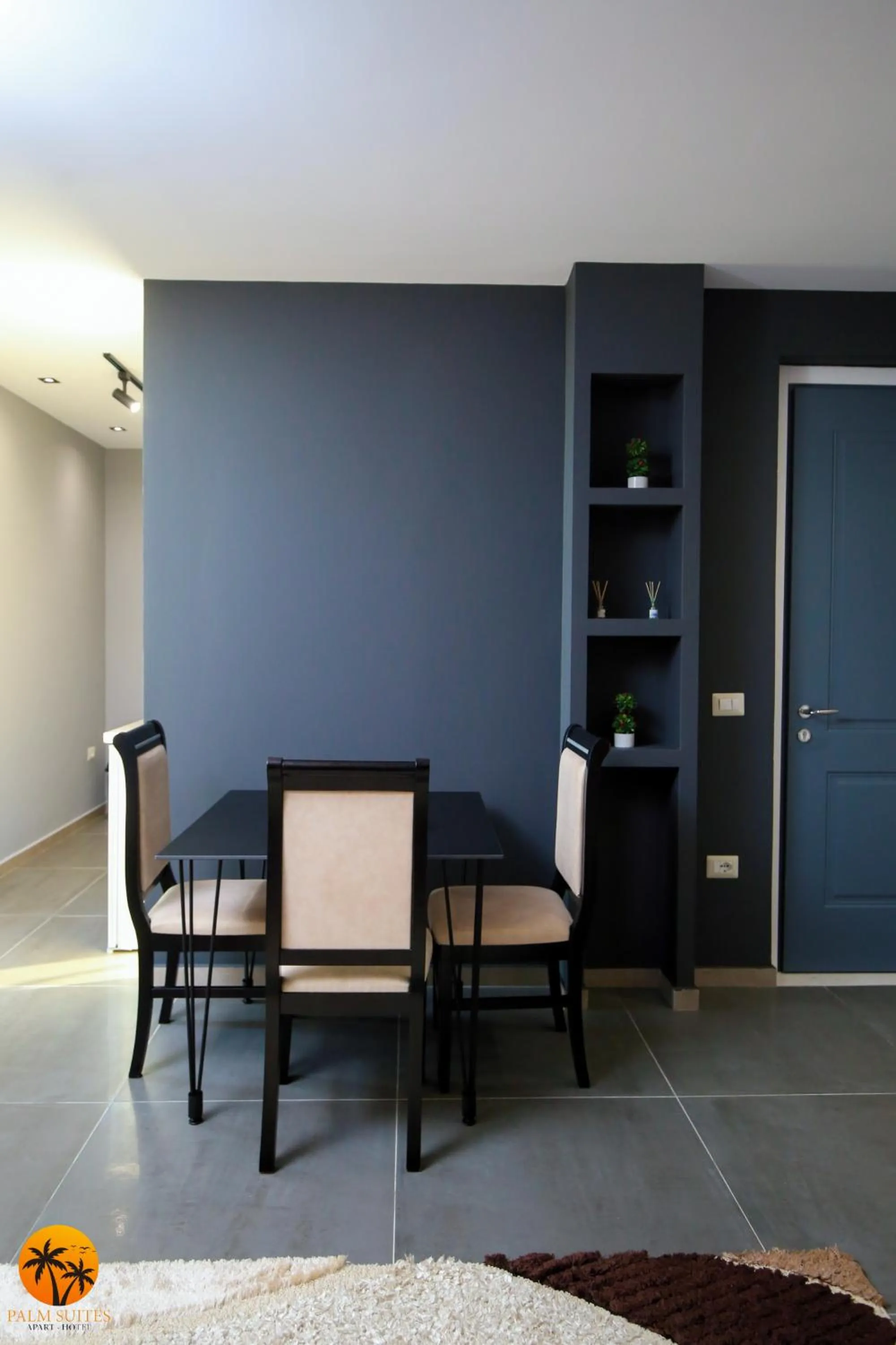 Dining area in Palm Suites Apartment-Suite