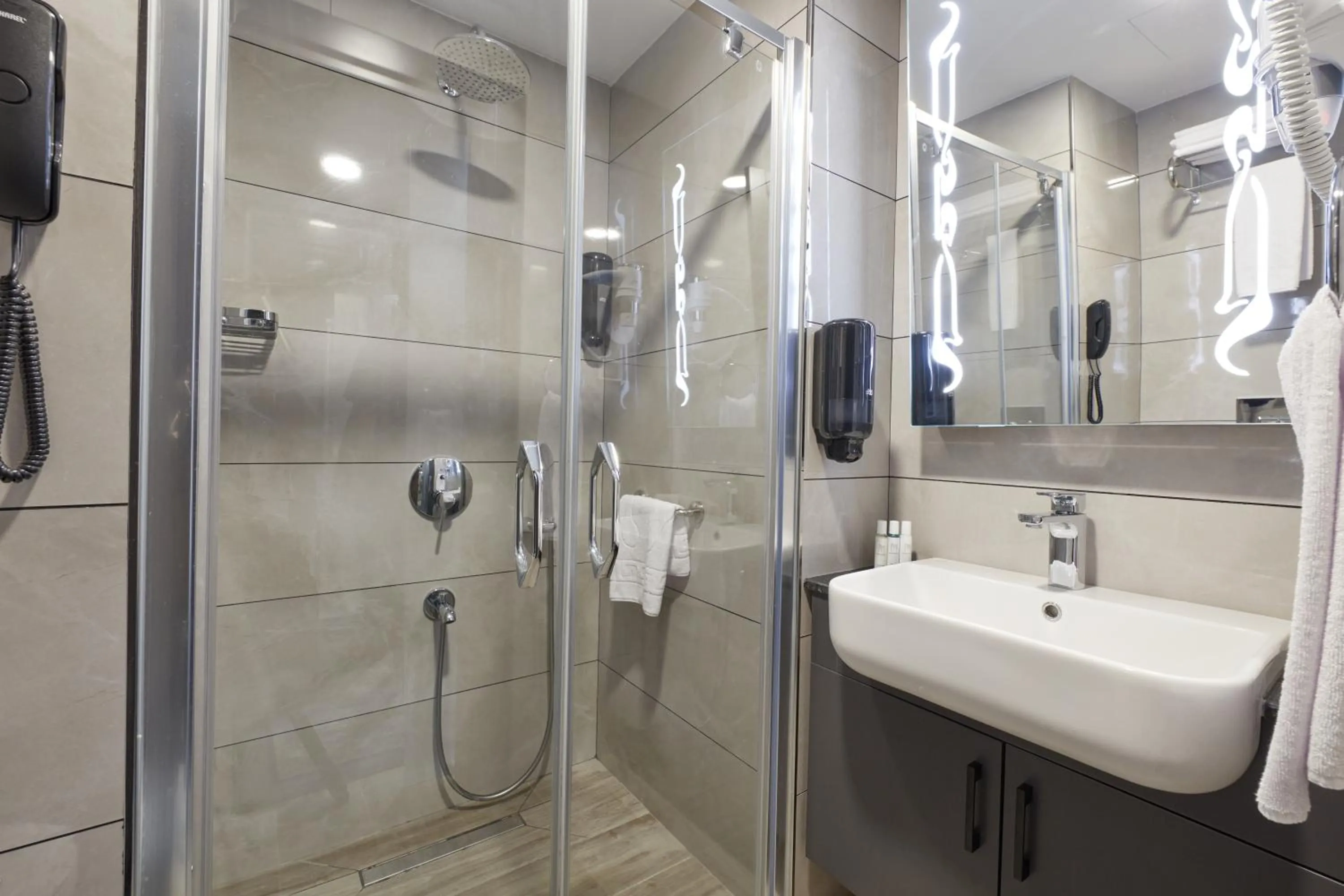 Nova Vista Deluxe & Suites a Member of Radisson Individuals