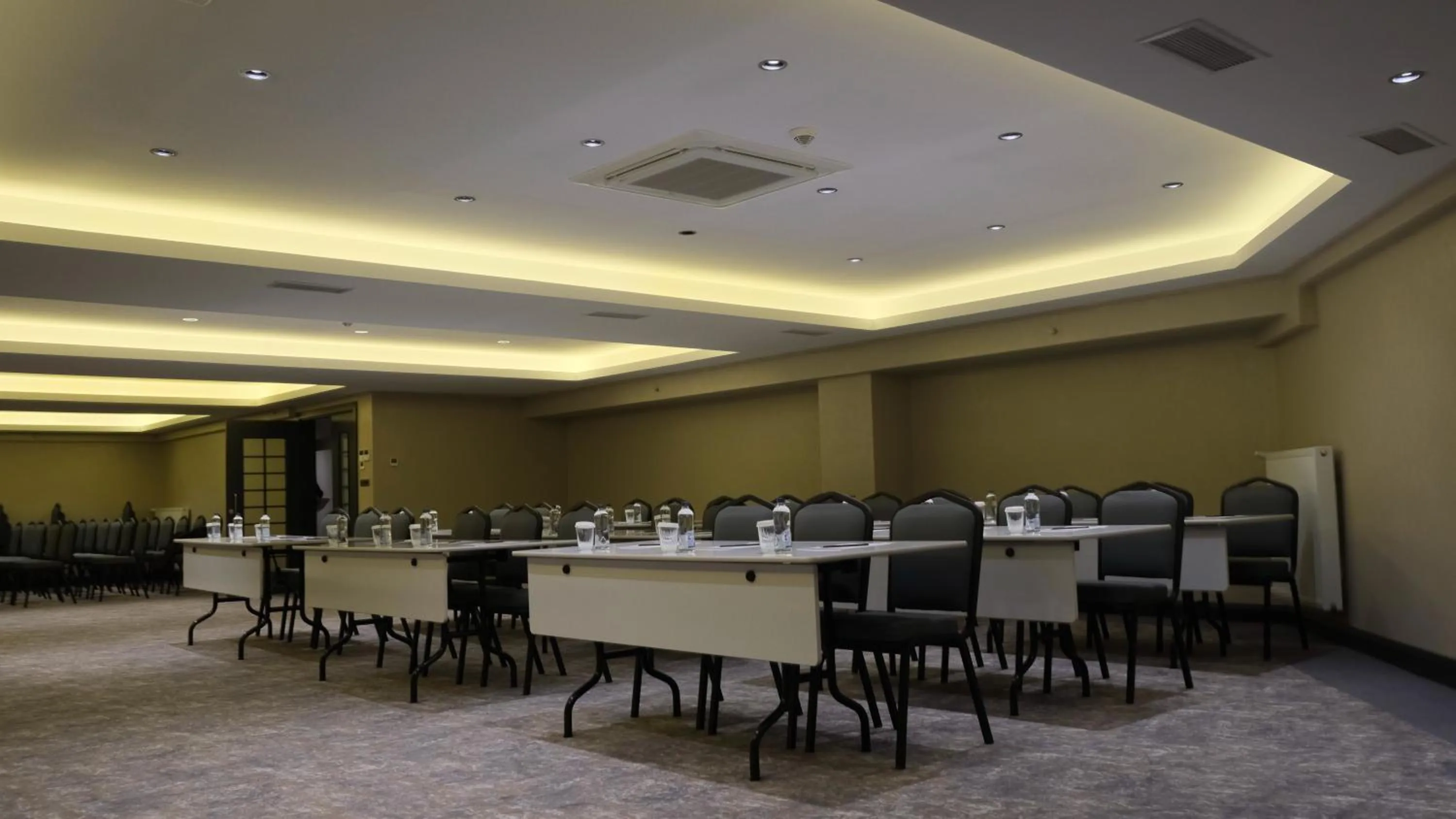 Nova Vista Deluxe & Suites a Member of Radisson Individuals