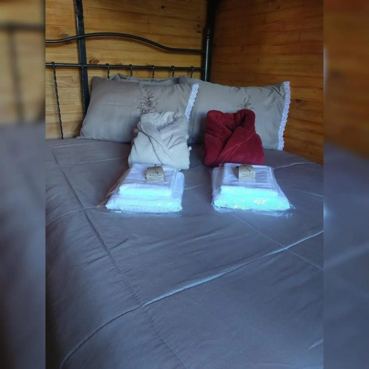 Photo of the whole room, Bed in RECANTO DO SINALEIRO GRAMADO