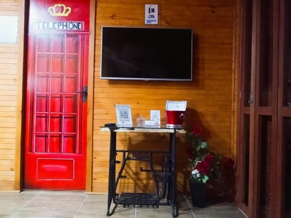 Living room in RECANTO DO SINALEIRO GRAMADO