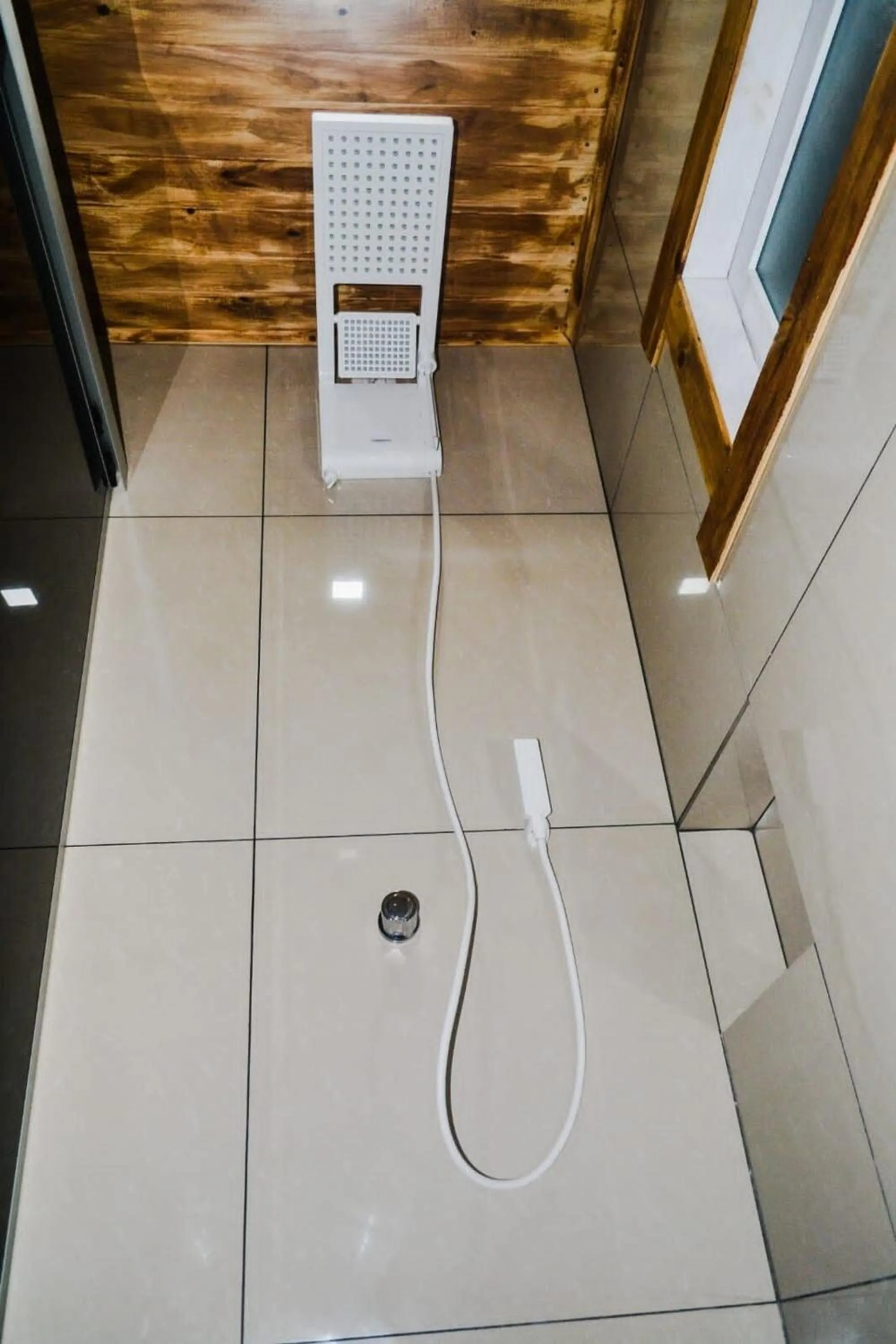 Shower in RECANTO DO SINALEIRO GRAMADO