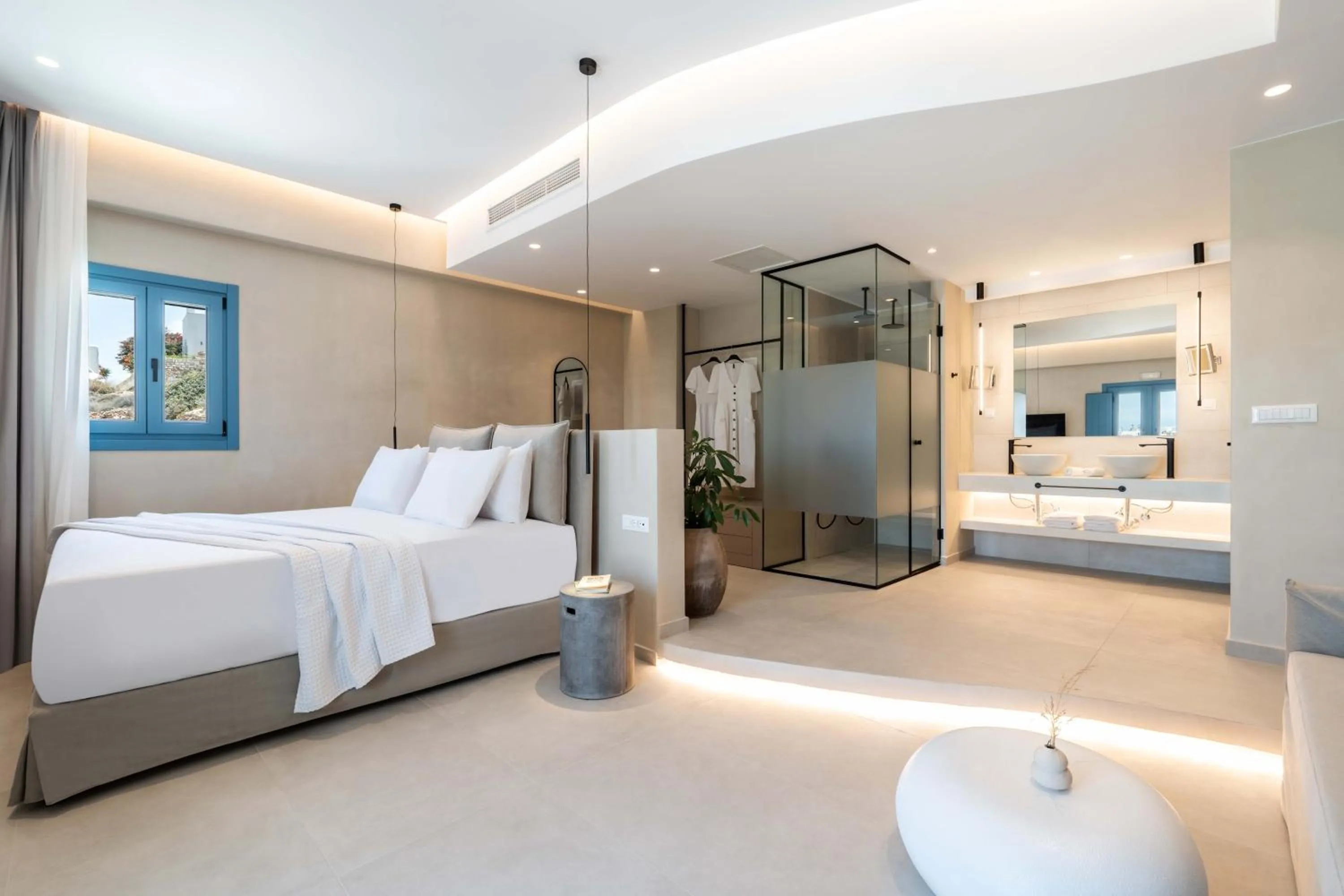 Photo of the whole room, Bed in Aura Suites Paros