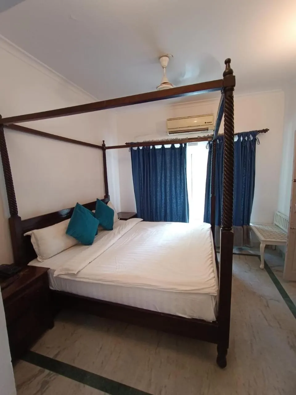 Bed in Chirmi palace