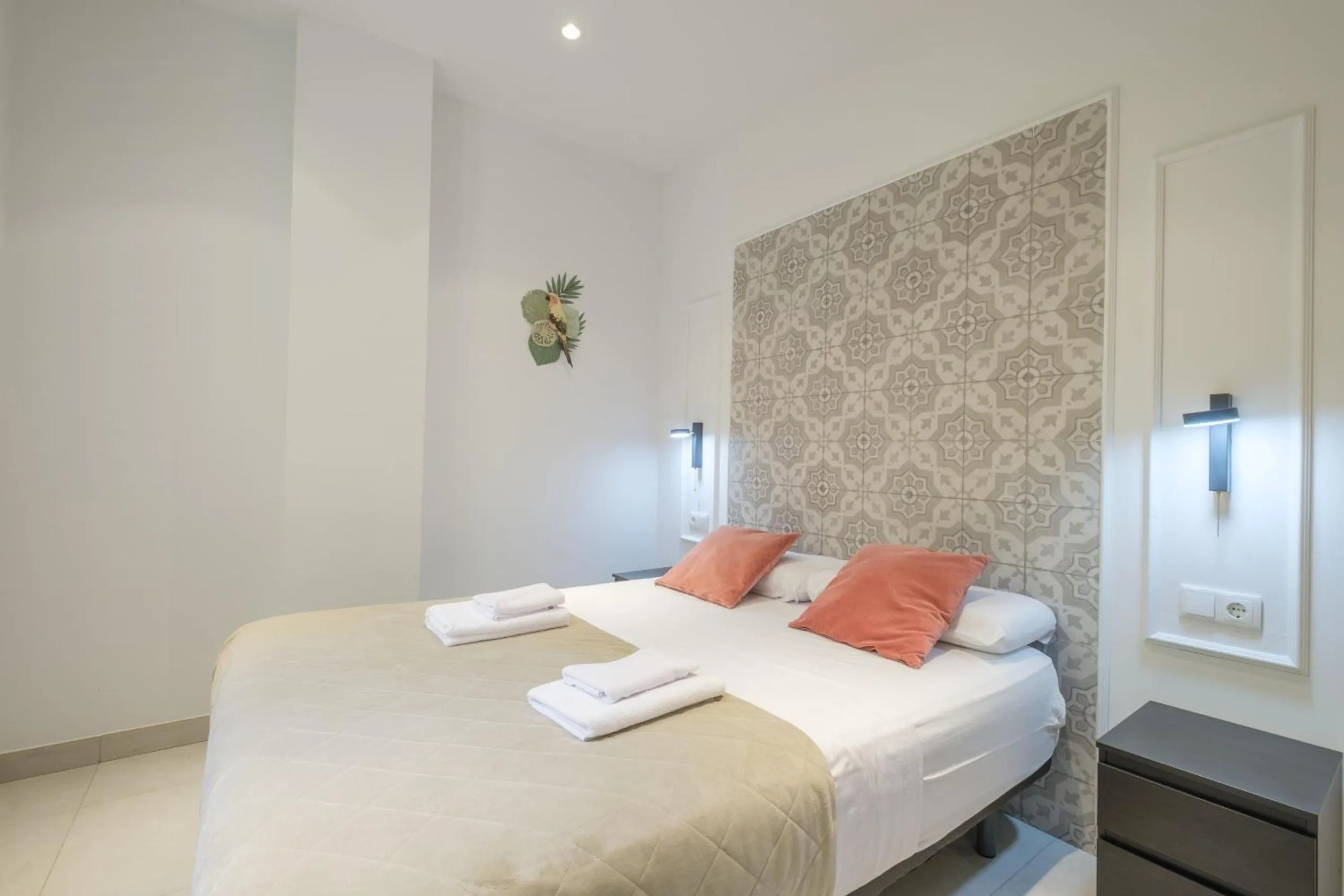 Chic & Comfortable Apartment, Private Terrace