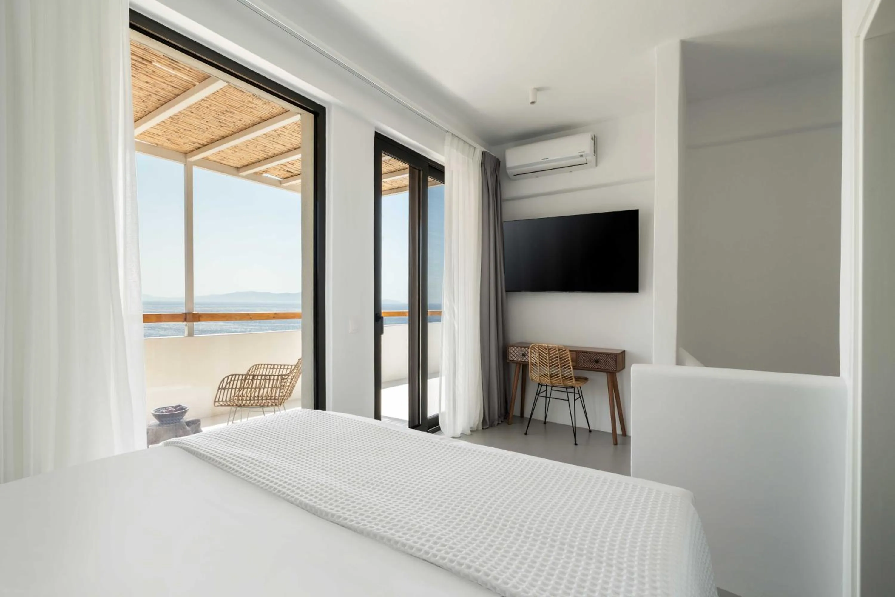 Bed in Aura Villas Tinos