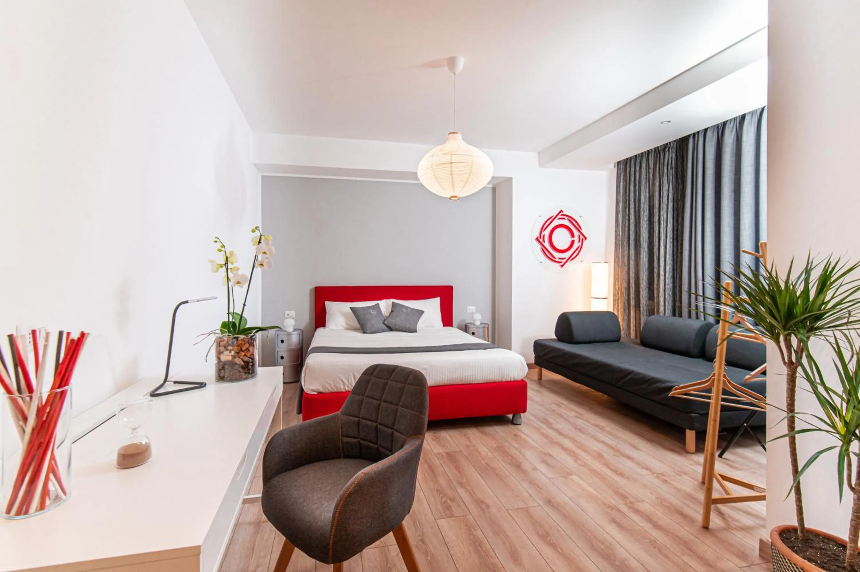 Photo of the whole room, Bed in Neocore