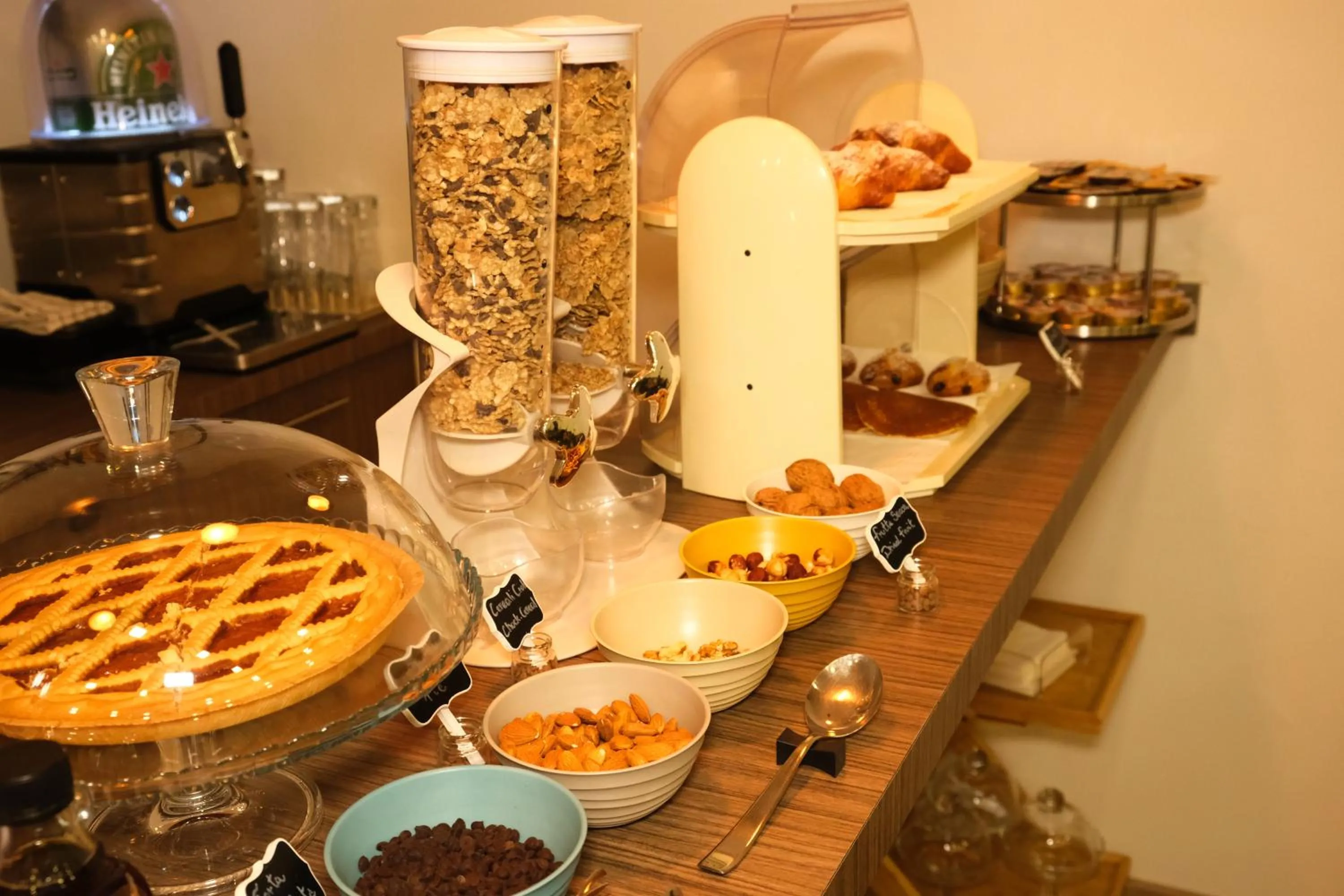 Breakfast in Neocore