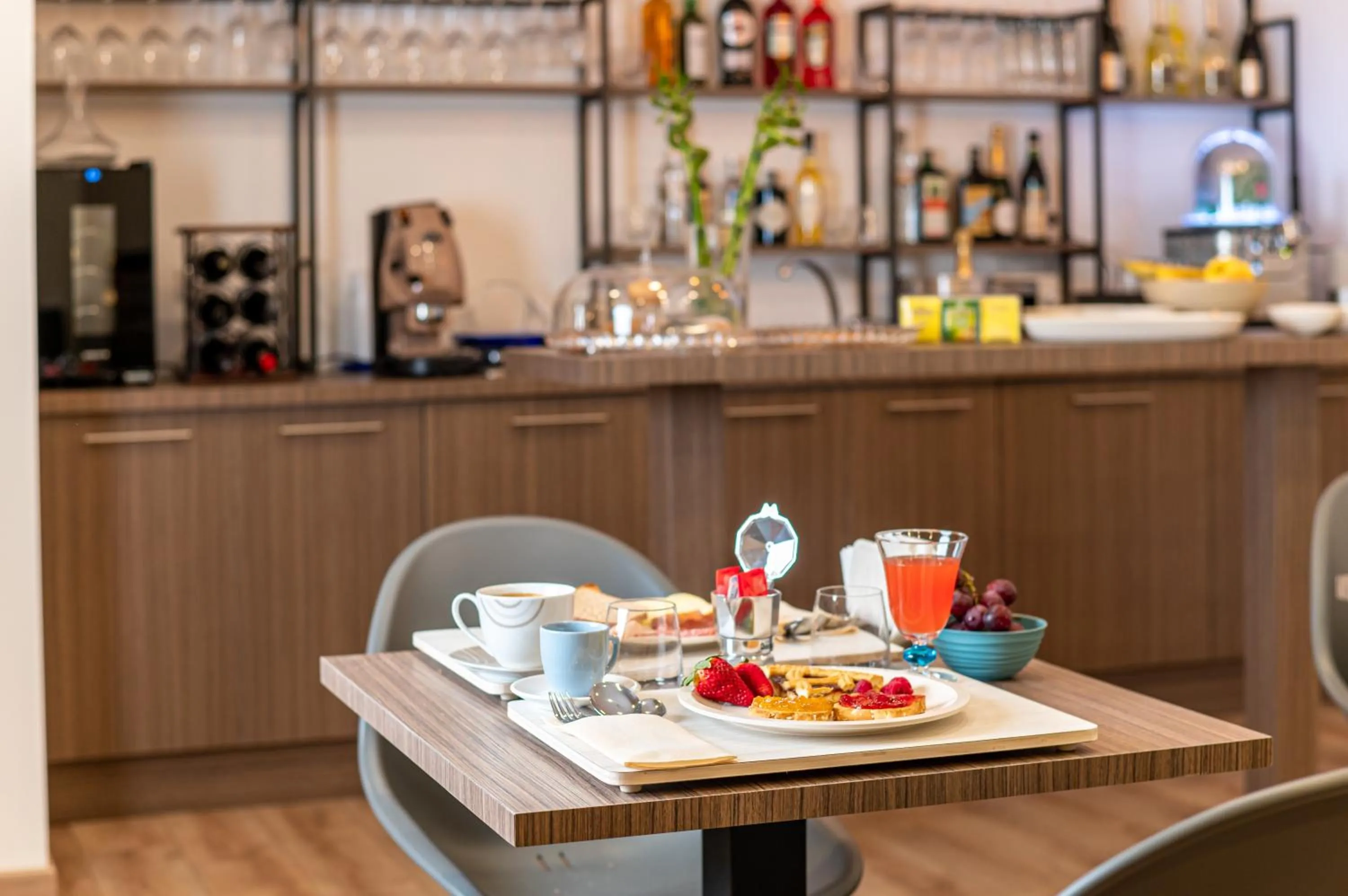 Breakfast in Neocore