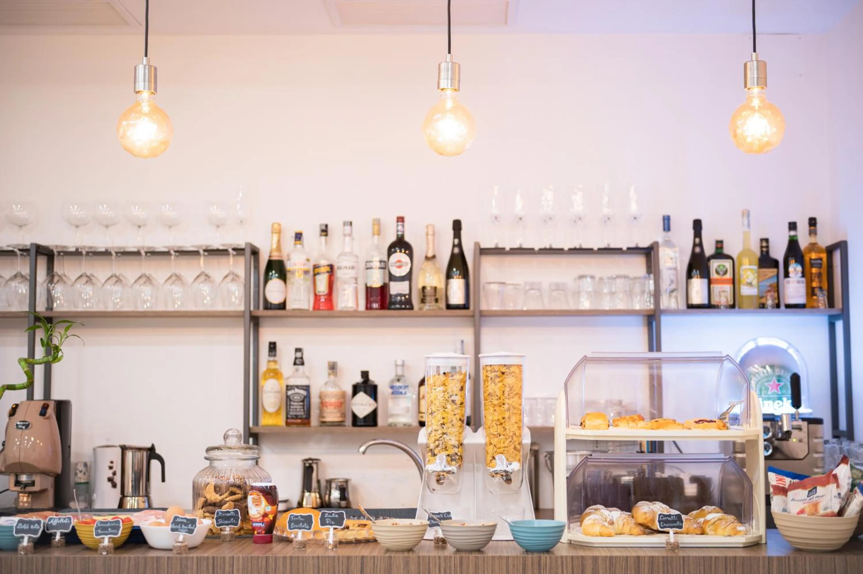 Breakfast in Neocore