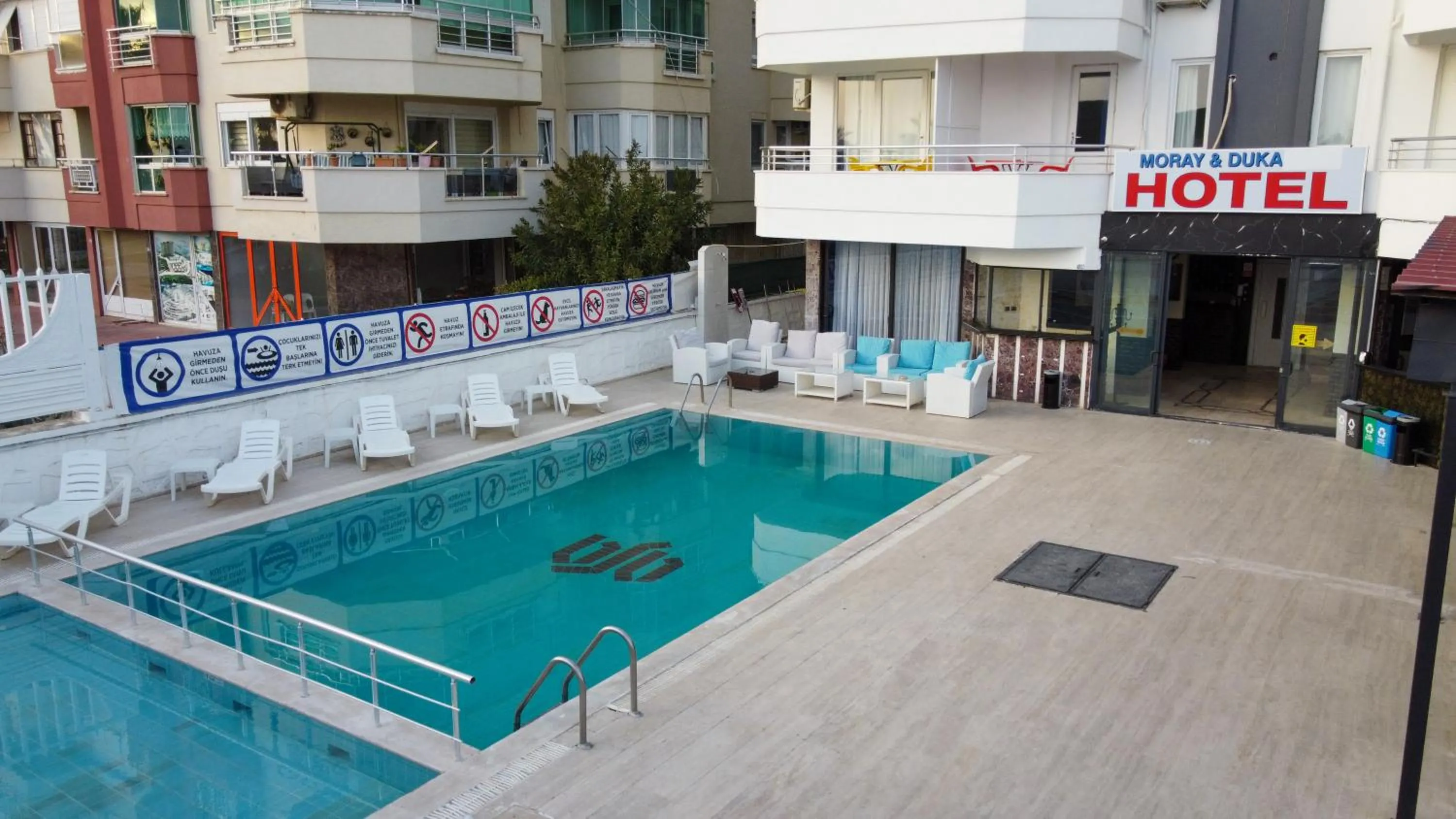 Swimming pool in Moray & Duka Hotel