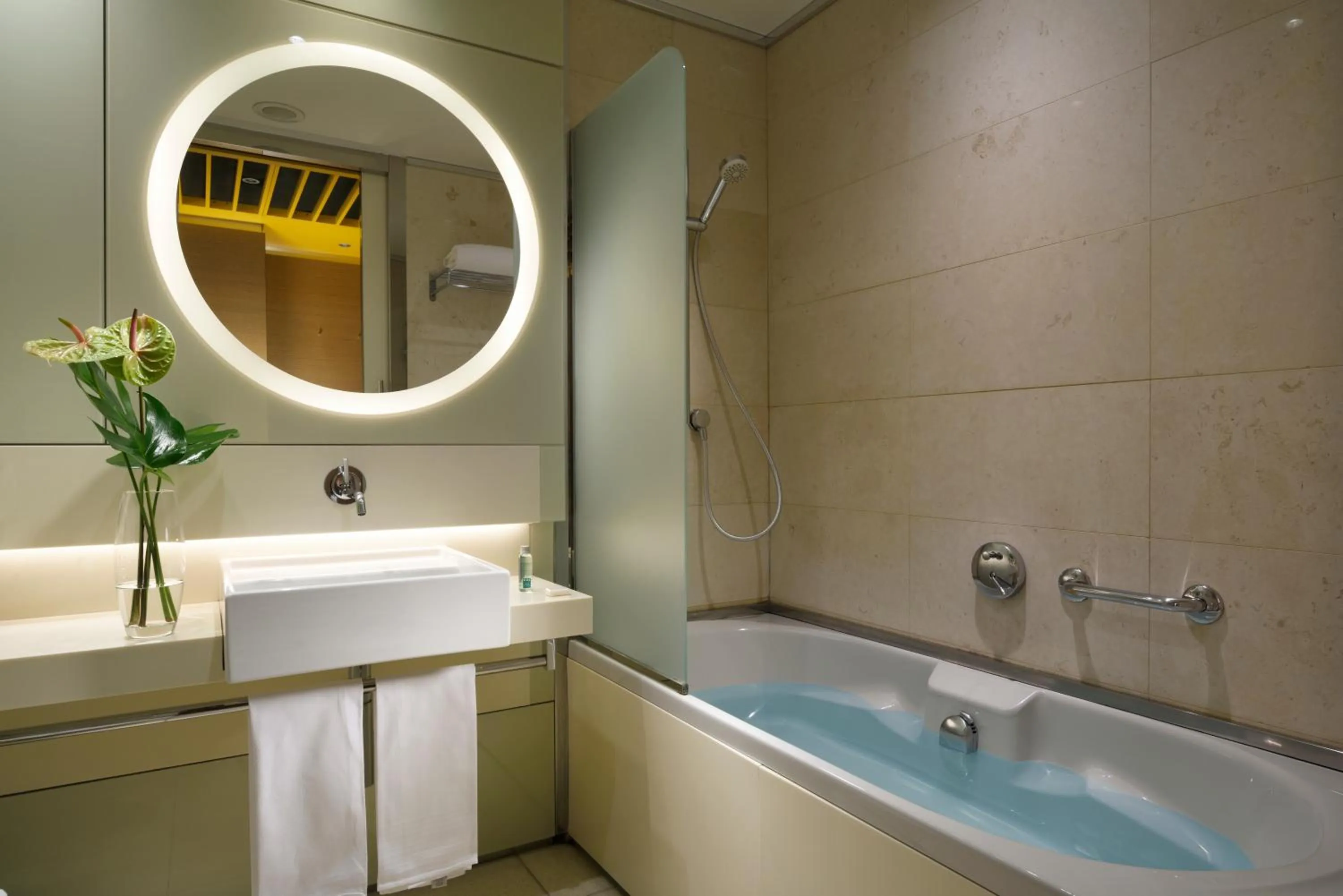 Bathroom in UNA Hotels Bologna Centro