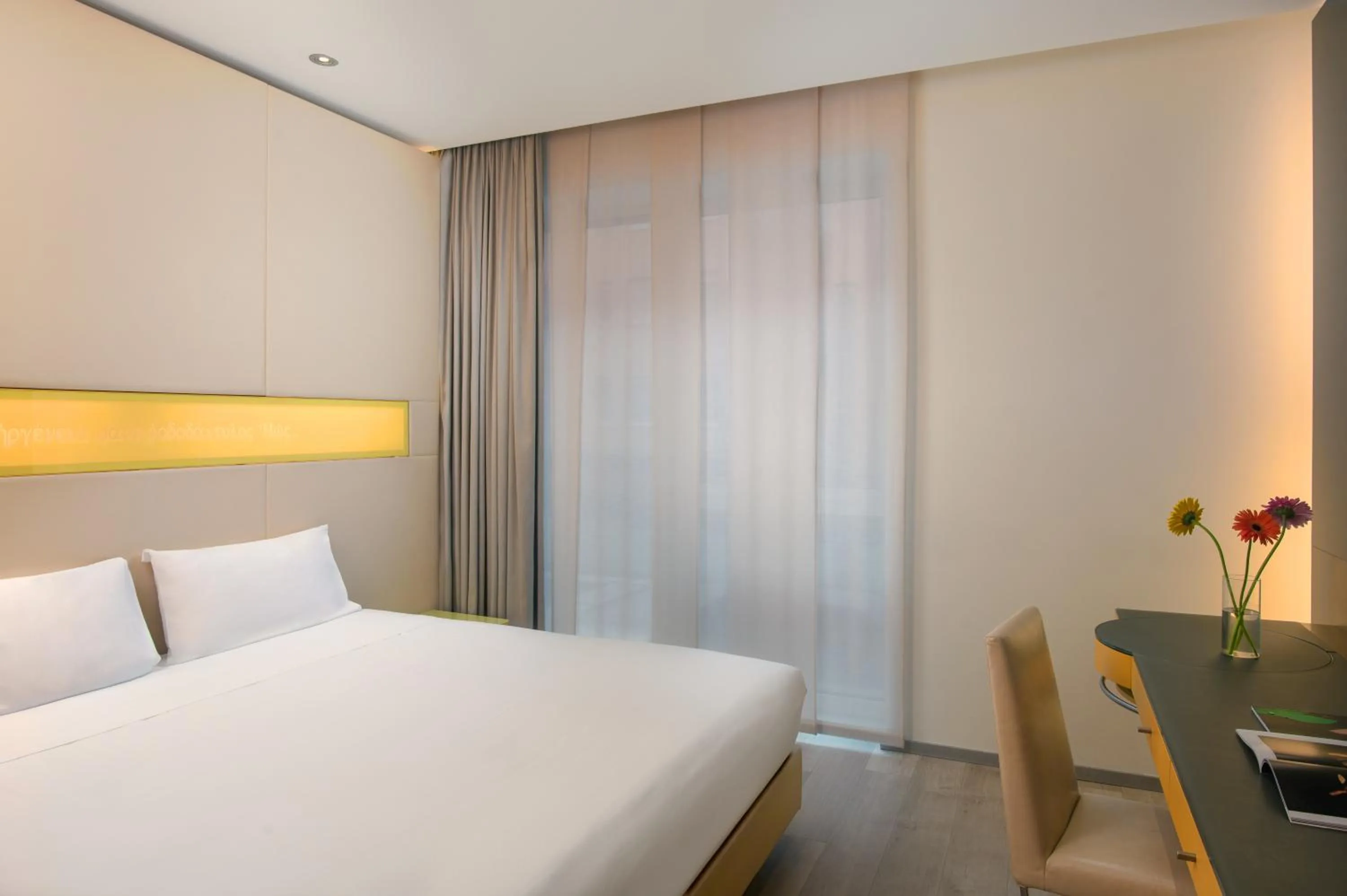 Bedroom, Bed in UNA Hotels Bologna Centro