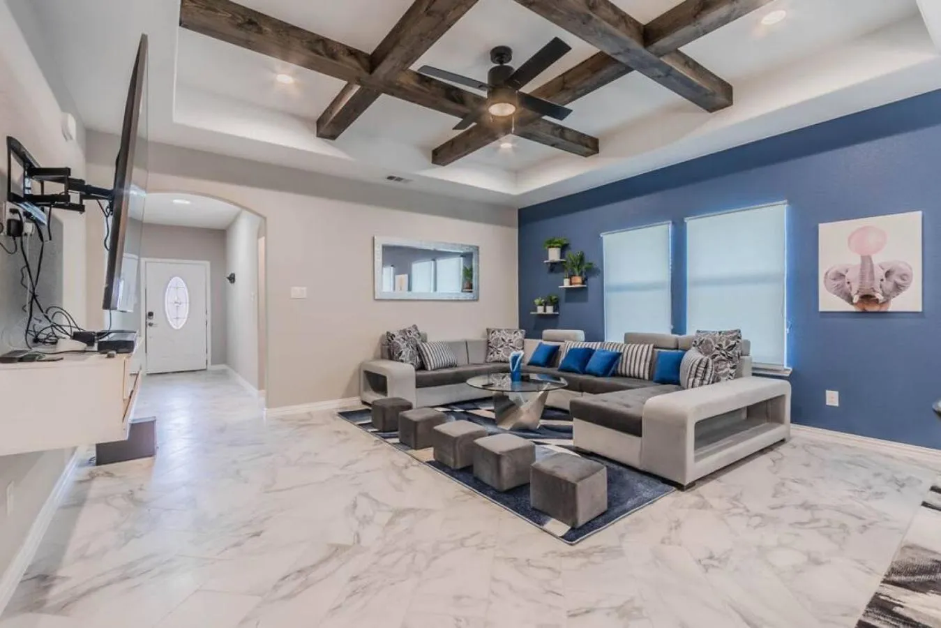 Modern 4 BR Near Downtown, Zoo