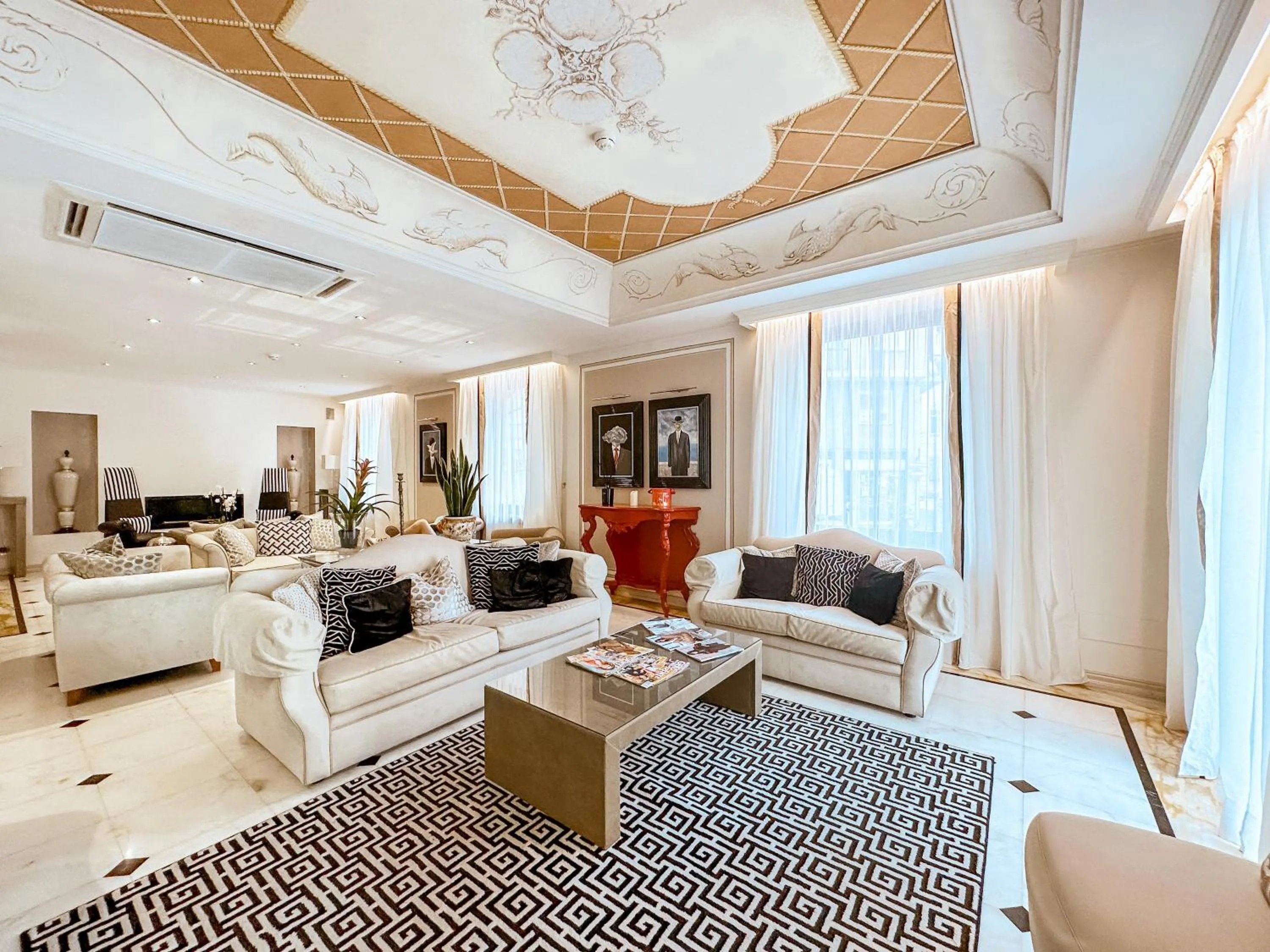 Lobby or reception in Hotel Jolanda